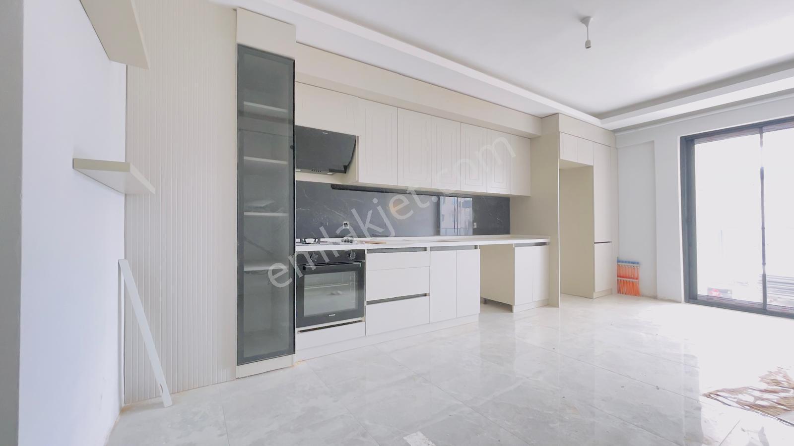 Şehitlik / Önü Kapanmaz / Emsalsiz Konum / Sıfır 4,5+1