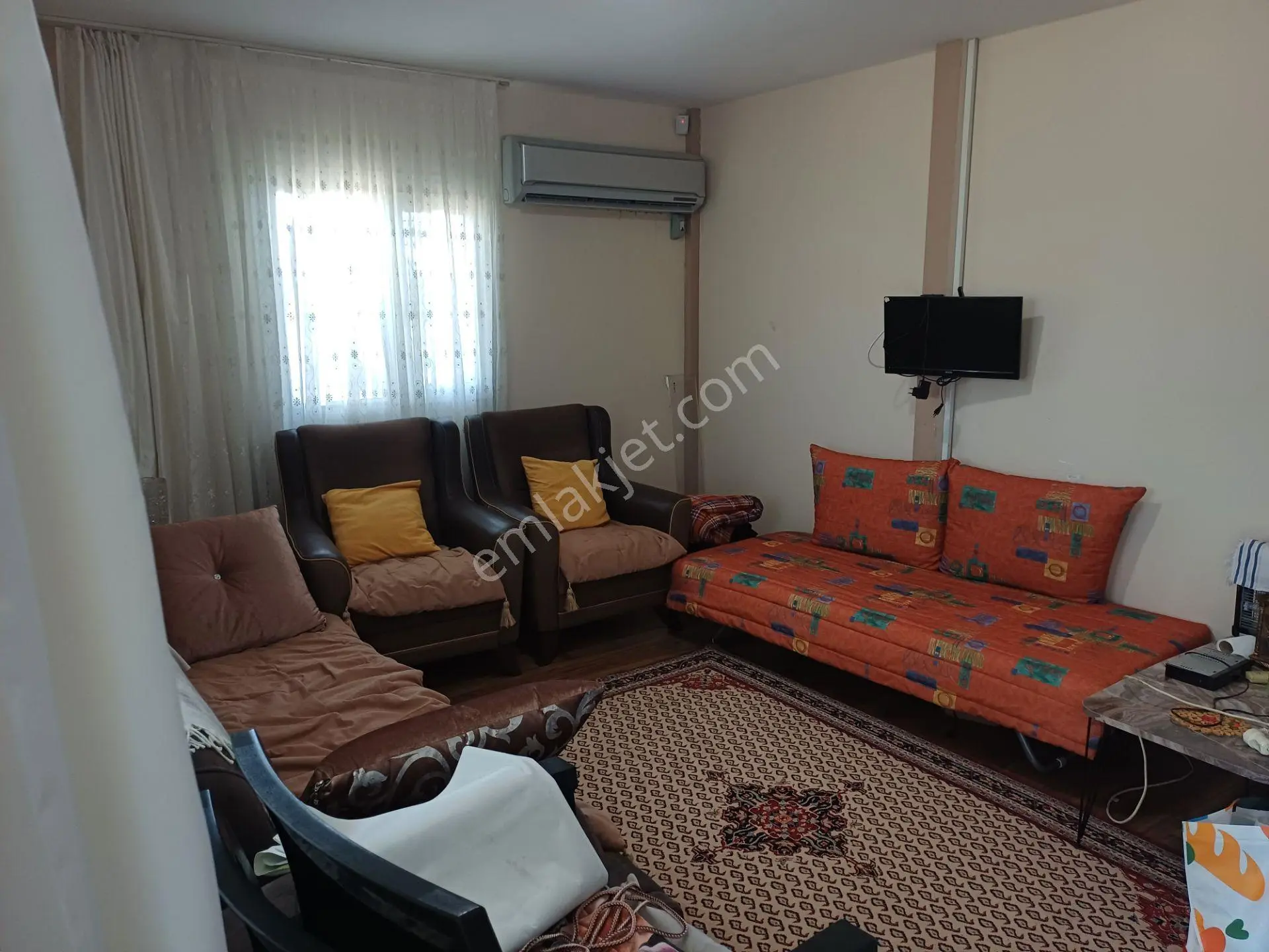 İzmir Menderes Çilemede 1+1 Evi 900 M2 Arsa İçinde Elektrik Su