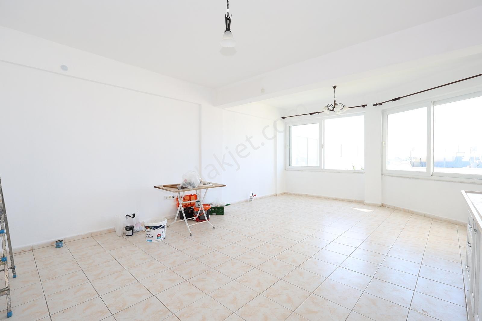 S-a-k-a-l-l-ı-d-a-n Akyarlar Merkezde Manzaralı Kiralık Daire - Görsel 14
