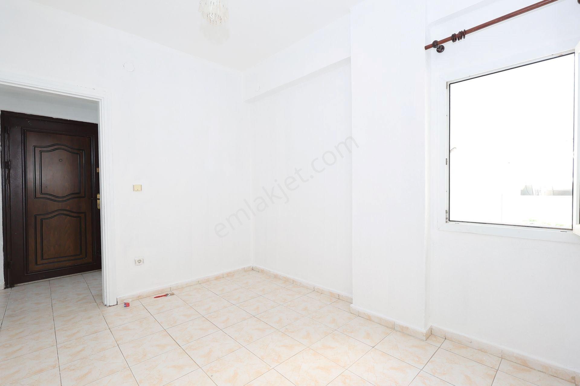 S-a-k-a-l-l-ı-d-a-n Akyarlar Merkezde Manzaralı Kiralık Daire - Görsel 4
