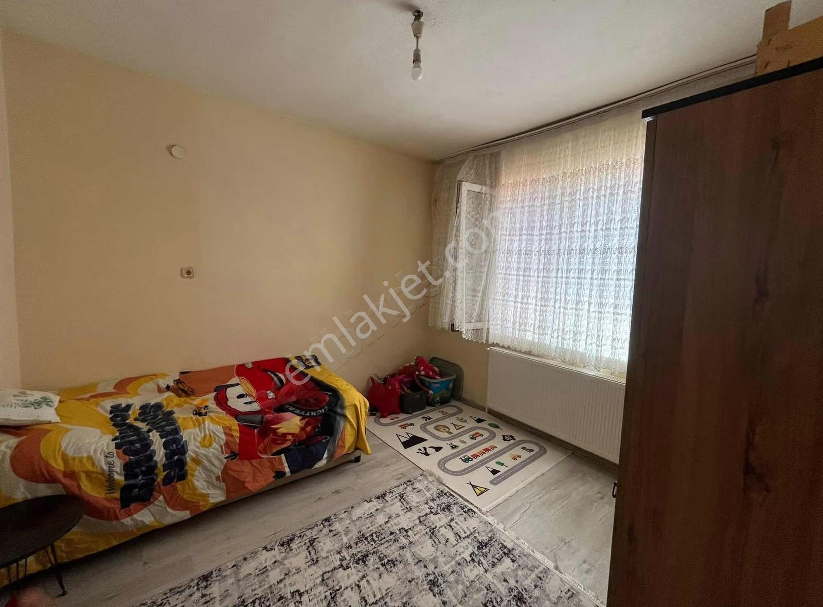 İks Emlaktan Kiralık 3+1 Daire Kartepe Fatih S. M. Mahallesinde - Görsel 2