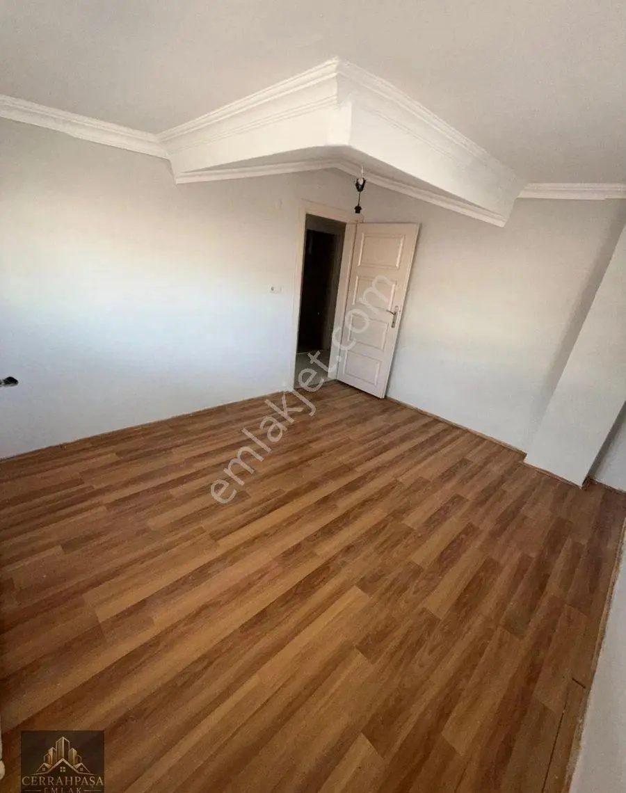 Cerrahpaşa Emlaktan Esenyurt Mehterçeşmede Teraslı Şehir Manzaralı 2+1 Kiralık Daire