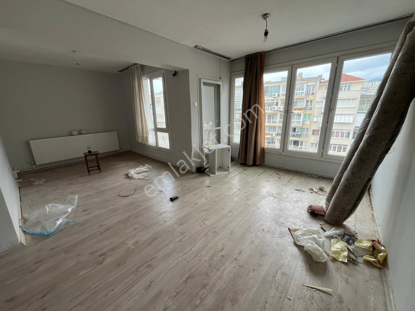 Asil'den Üçkuyularda Cadde Üzeri 3+1 Arakat Asansörlü Daire - Görsel 2