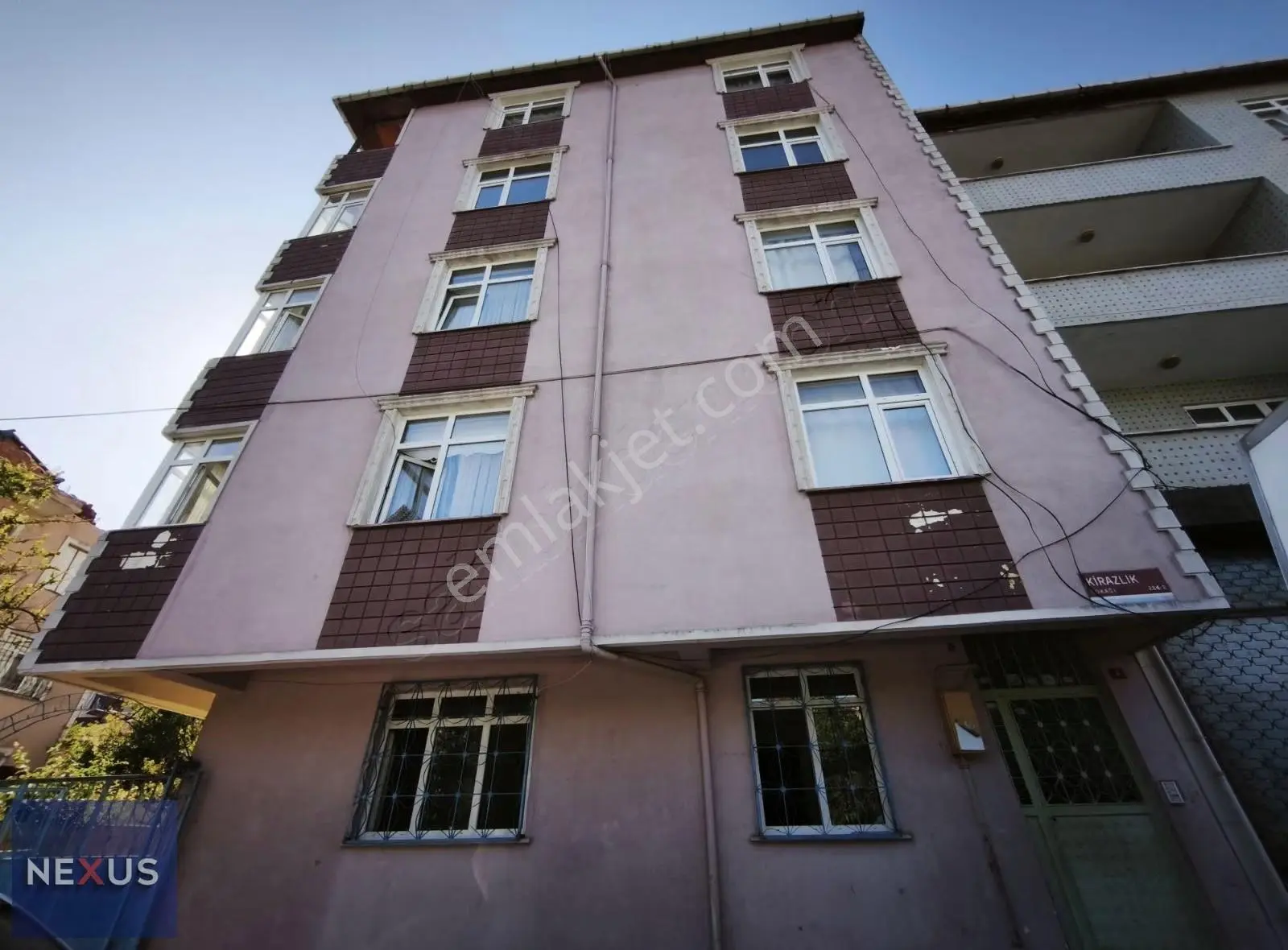 Sultanbeyli'de Antalya Cad.yakın Kiralık 2+1 Geniş Boyalı Daire