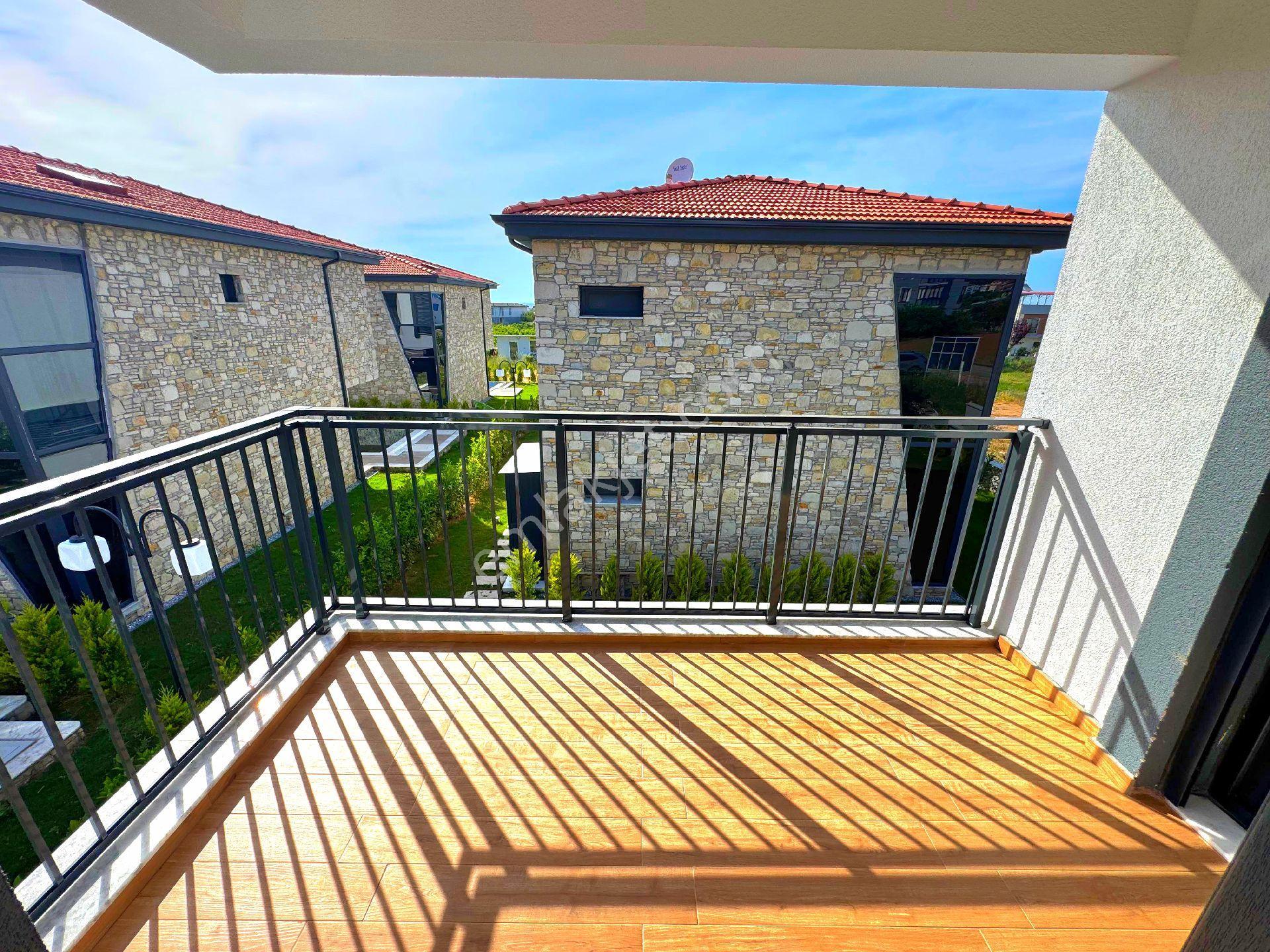Davutlarda Özel Havuzlu Ve Otoparklı Tek Müstakil Bahçeli Villa - Görsel 26