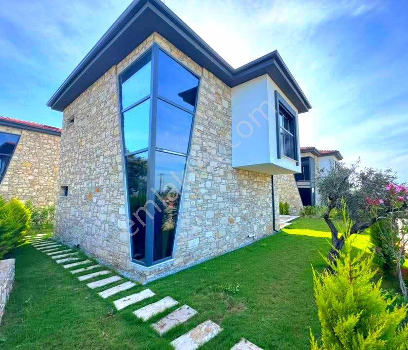 Davutlarda Özel Havuzlu Ve Otoparklı Tek Müstakil Bahçeli Villa - Görsel 8