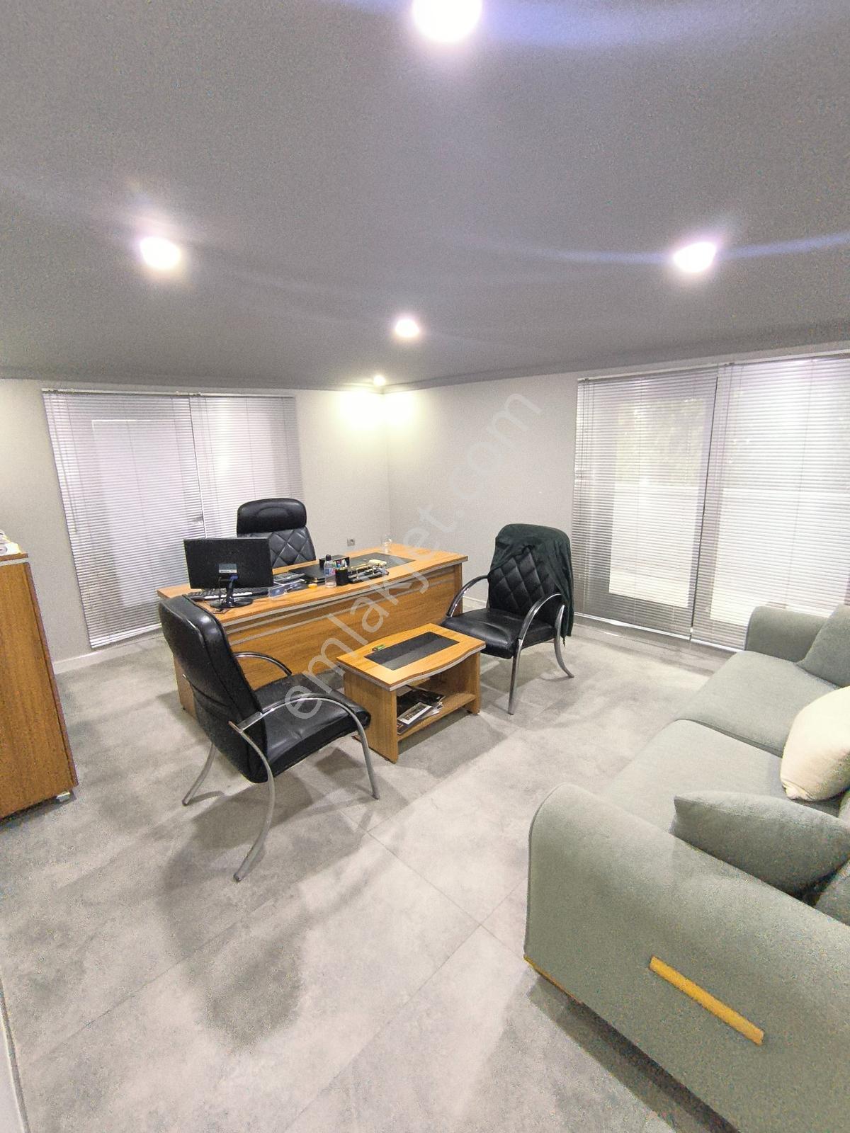 Kariyer'den Belediye Yakını Köşe Bina Arakat 115 M² Kiralık Ofis - Görsel 2