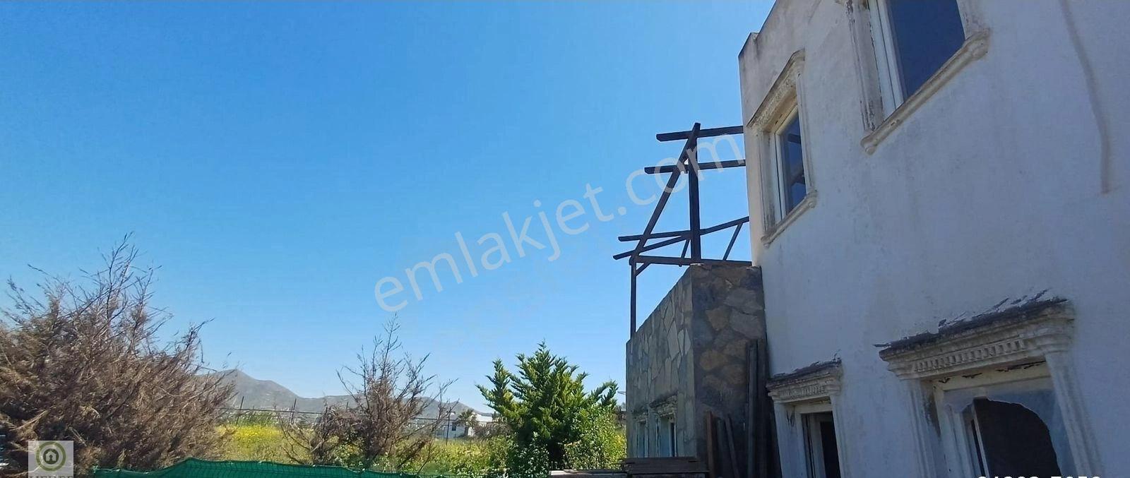 Bodrum Gümüşlük'te Sosyal Tesisli Sitede Ön Konumda Satılık 2+1 Müstakil Bahçeli Ev - Görsel 9
