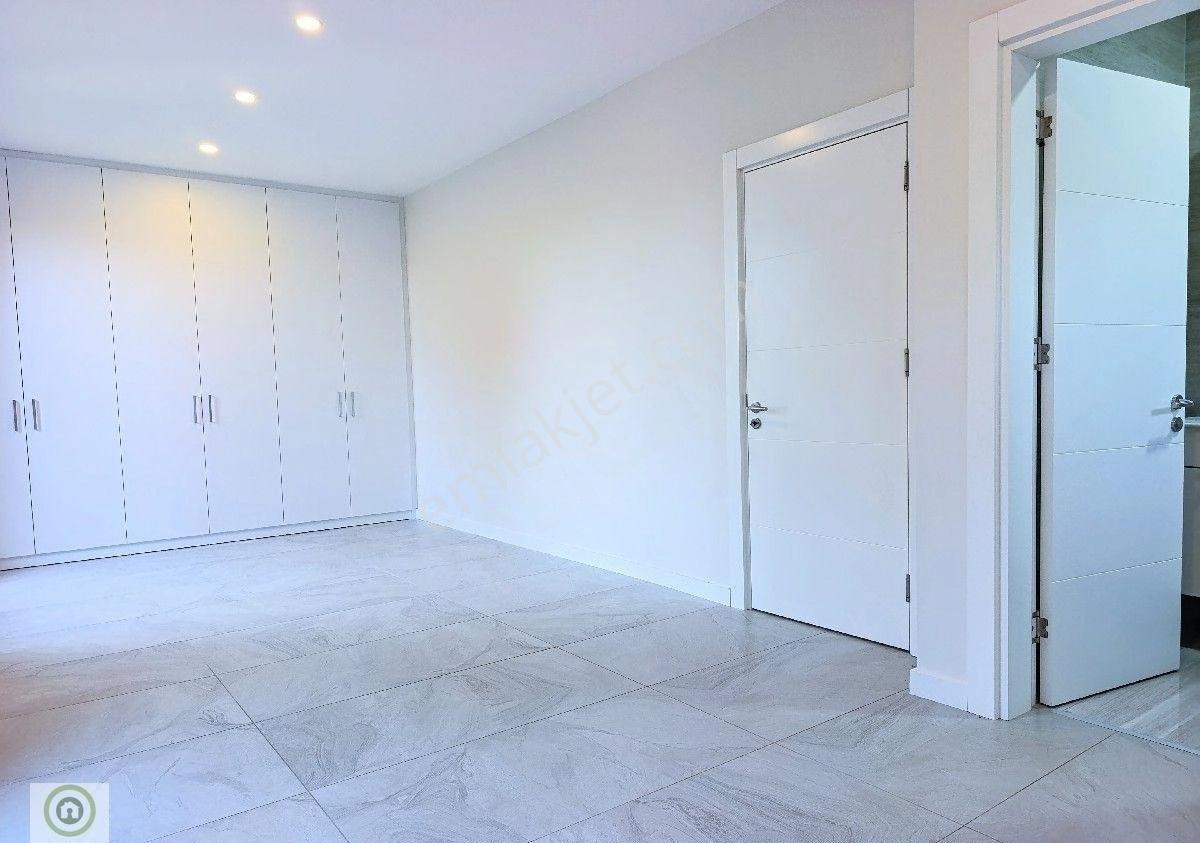 Bodrum Yahşi'de Sitede Satılık Denize Yakın 5+3 Geniş Bahçeli Dubleks Villa Esnek Kullanım Alanı - Görsel 12