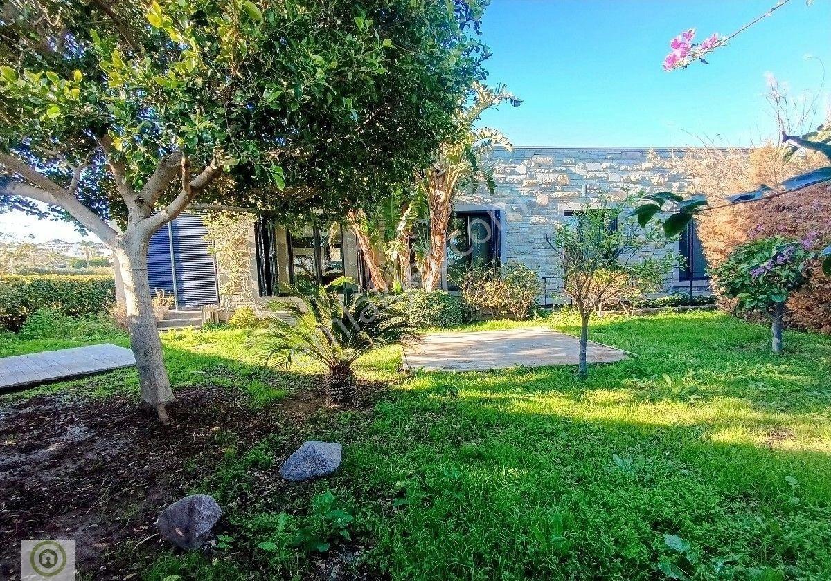 Bodrum Yahşi'de Sitede Satılık Denize Yakın 5+3 Geniş Bahçeli Dubleks Villa Esnek Kullanım Alanı - Görsel 34