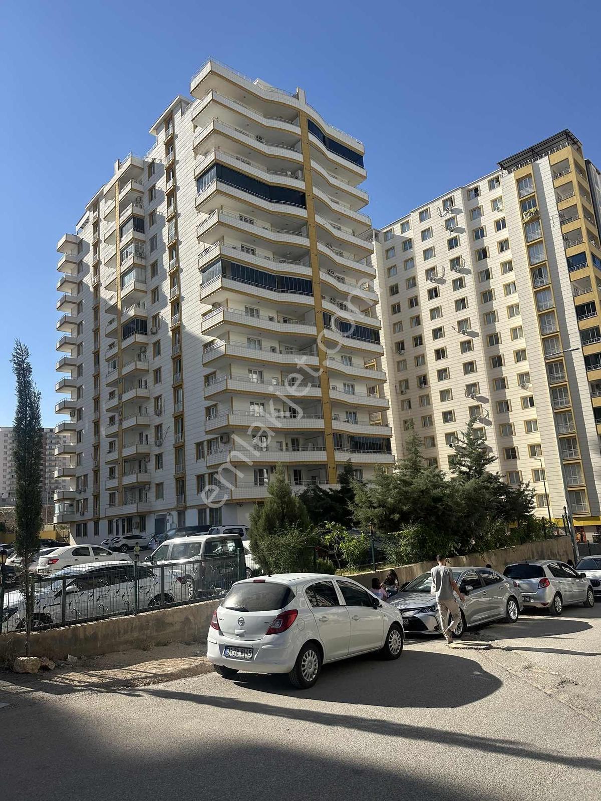 Sürer Emlak`tan Satılık Ayrı Mutfaklı 2+1 Daire`miz 135 Mt Kare - Görsel 2