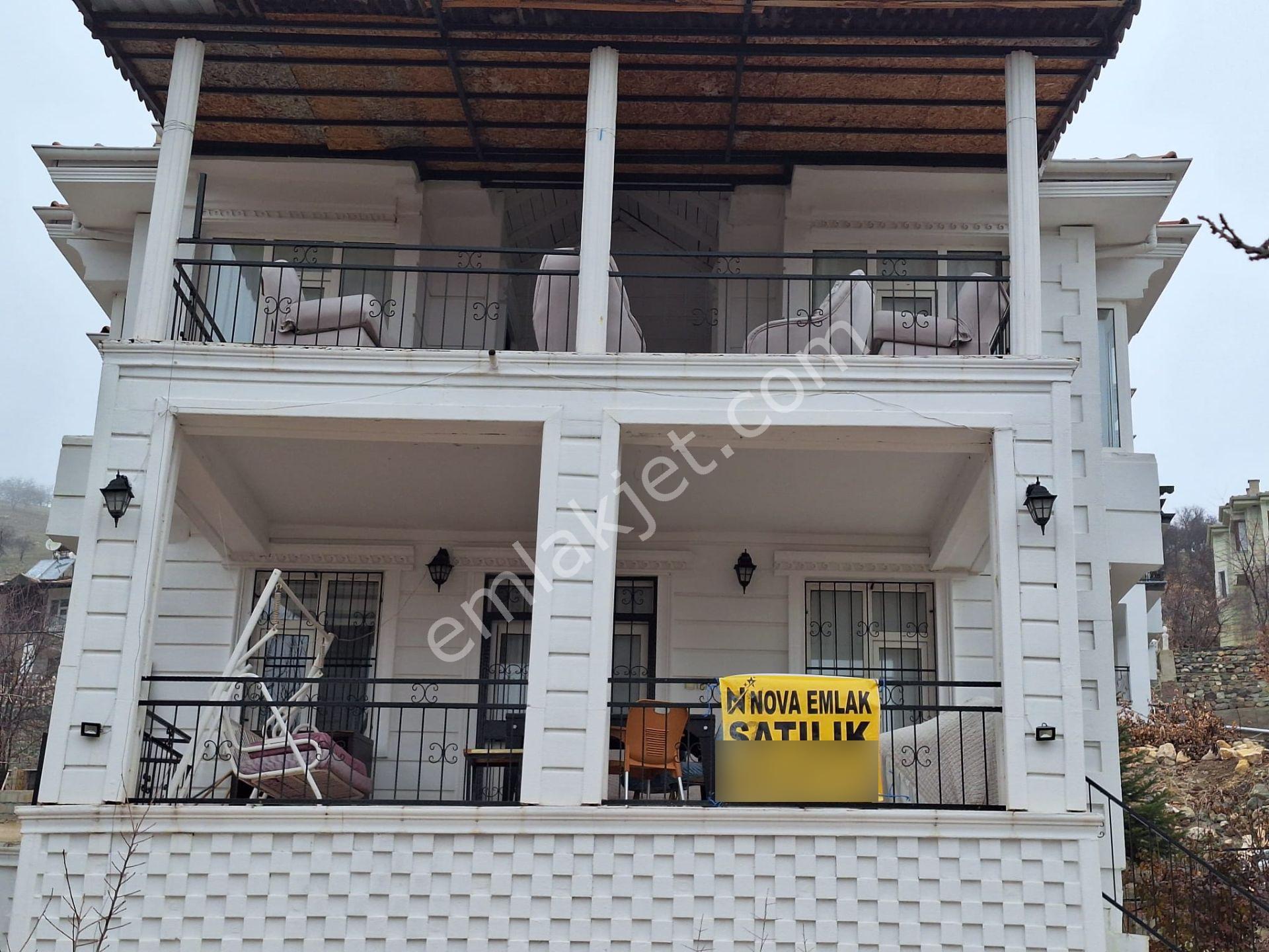 *nova* Sivrice'de Göl Manzaralı Satılık 4+1 Yazlık Villa - Görsel 12