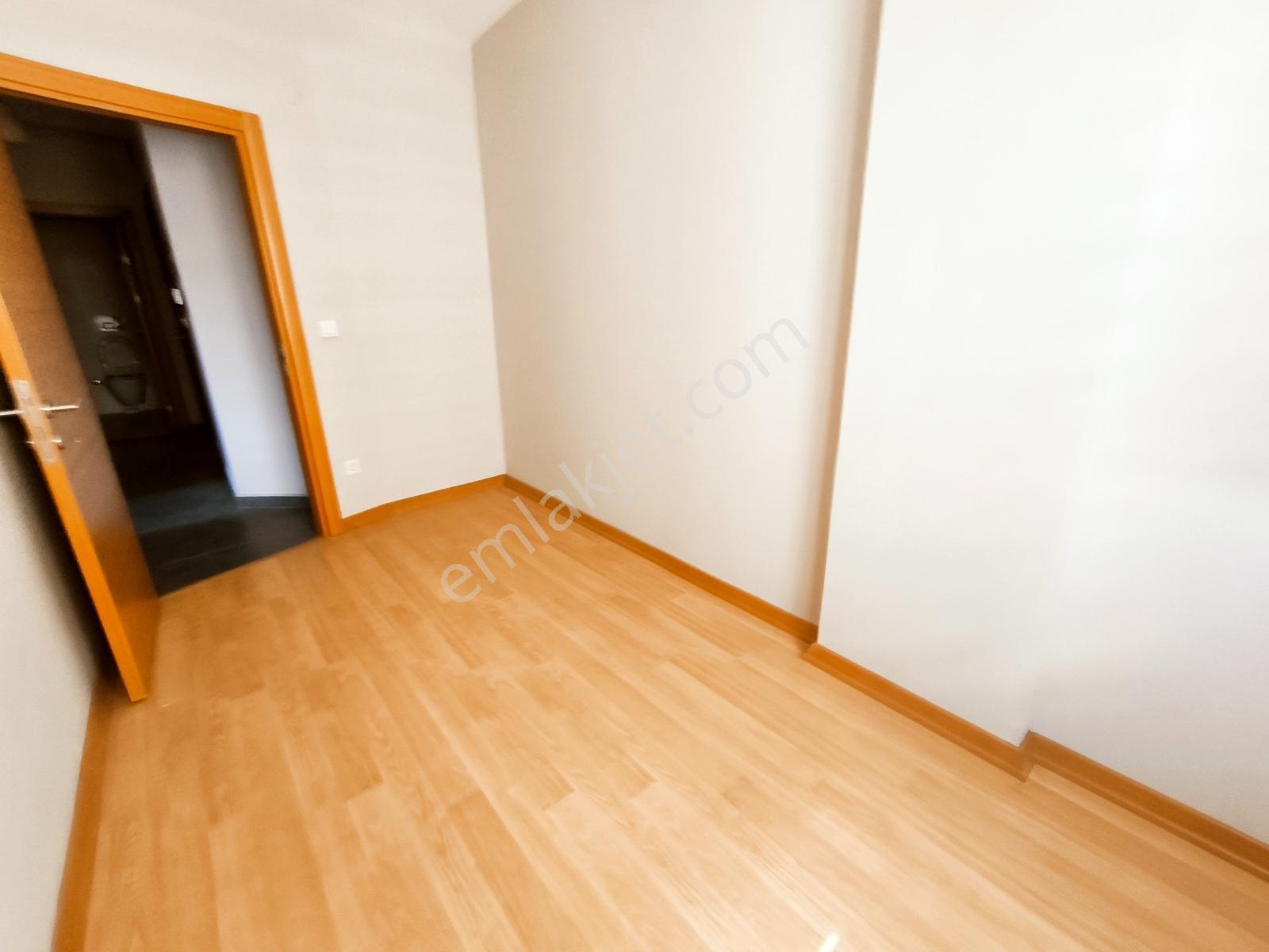 Yeni Evleneceklere Ve Aileye Uygun Genç Binada 2+1 Daire - Görsel 29