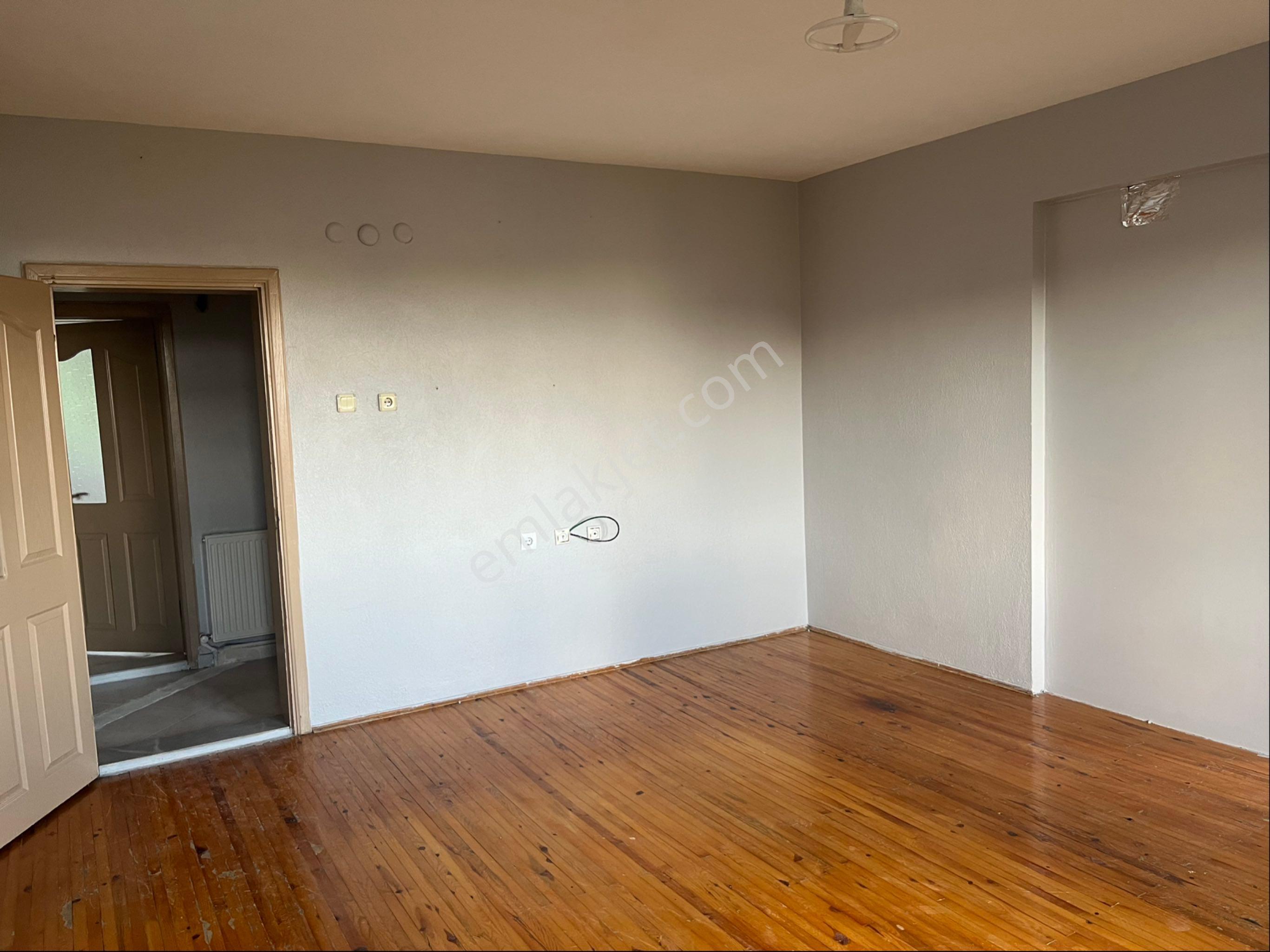 Uşak Merkez Atatürk Mahallesinde Kiralık 3+1 Daire - Görsel 16