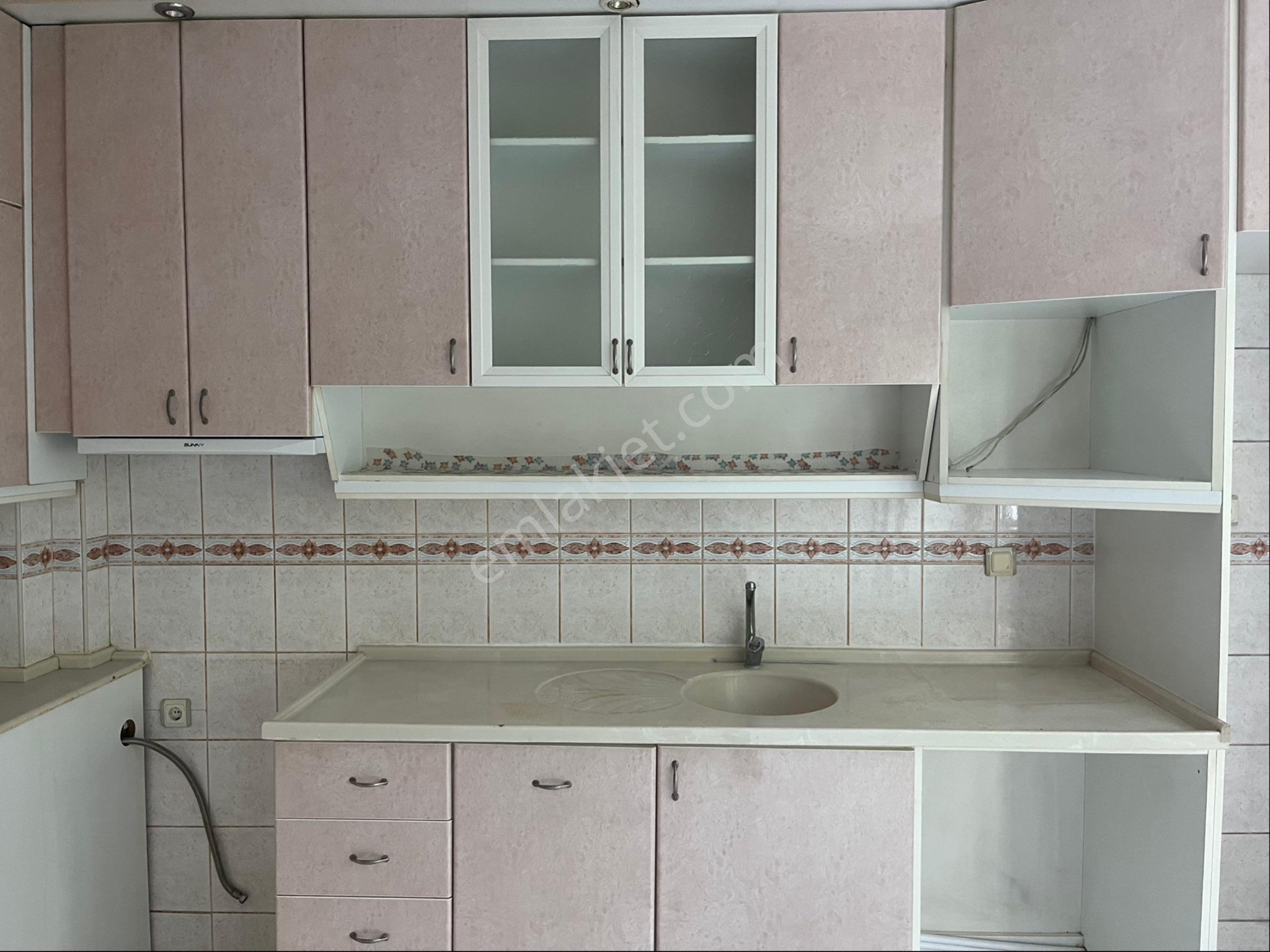 Uşak Merkez Atatürk Mahallesinde Kiralık 3+1 Daire - Görsel 32