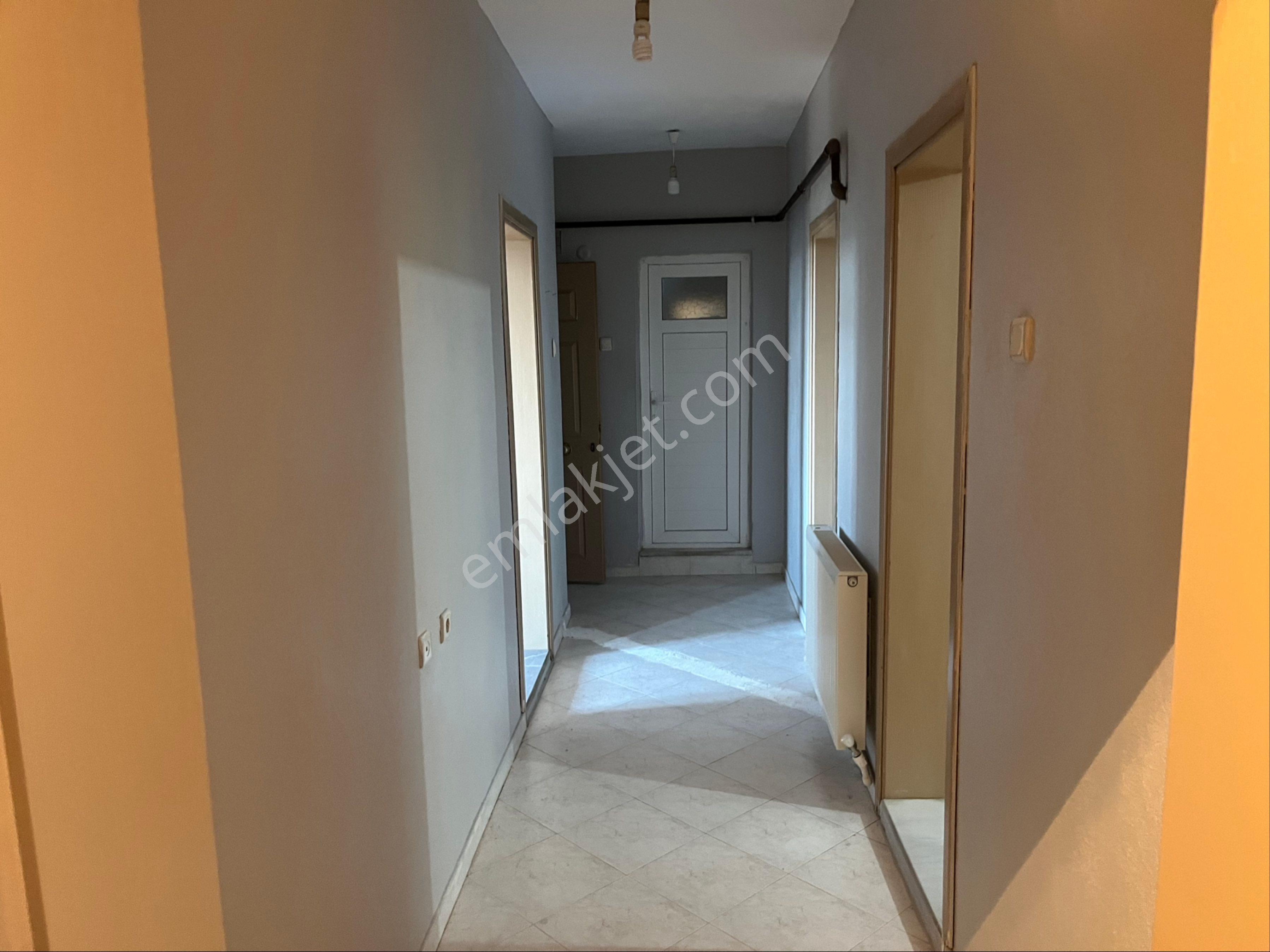Uşak Merkez Atatürk Mahallesinde Kiralık 3+1 Daire - Görsel 4