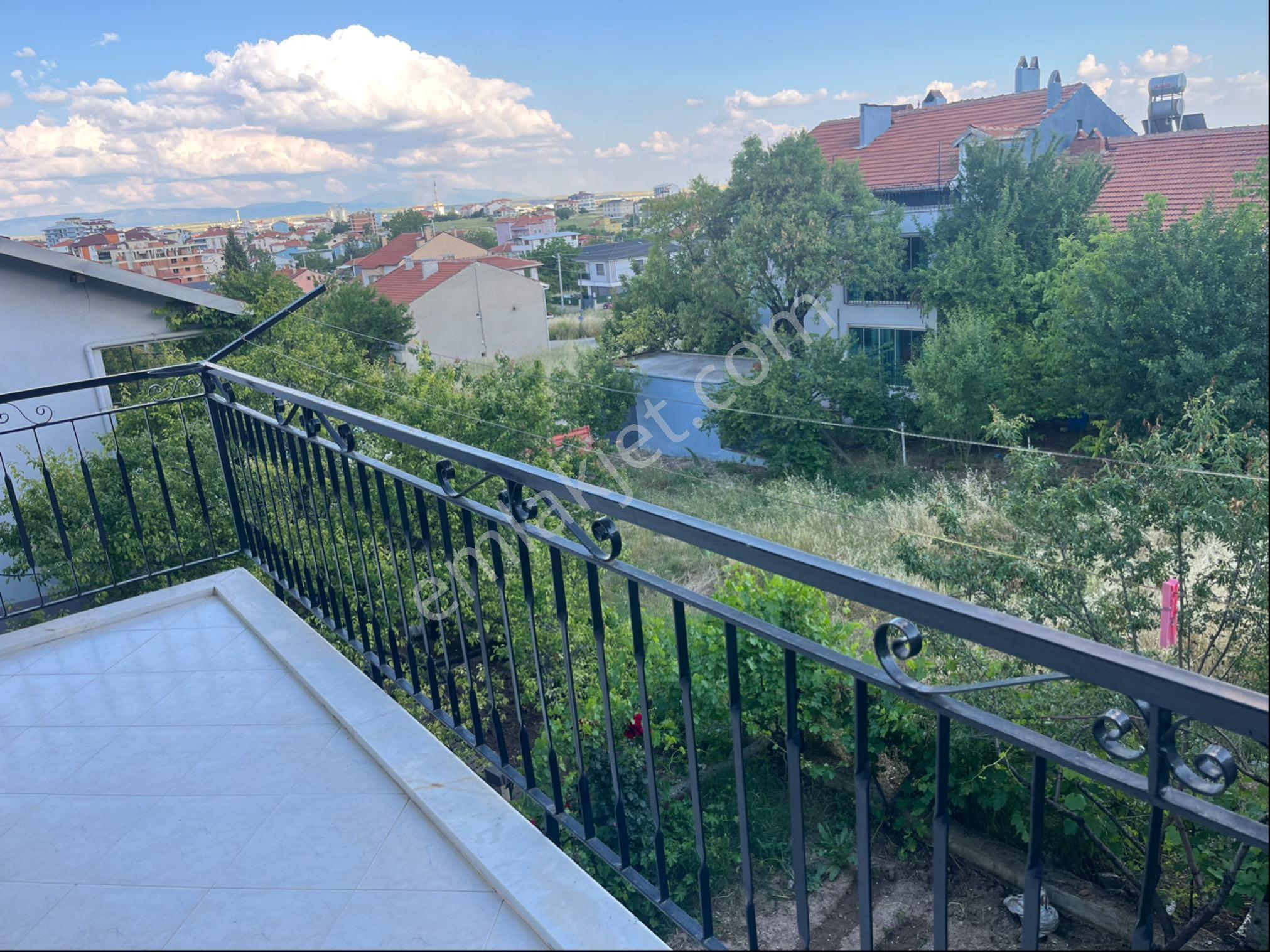 Uşak Merkez Atatürk Mahallesinde Kiralık 3+1 Daire - Görsel 9