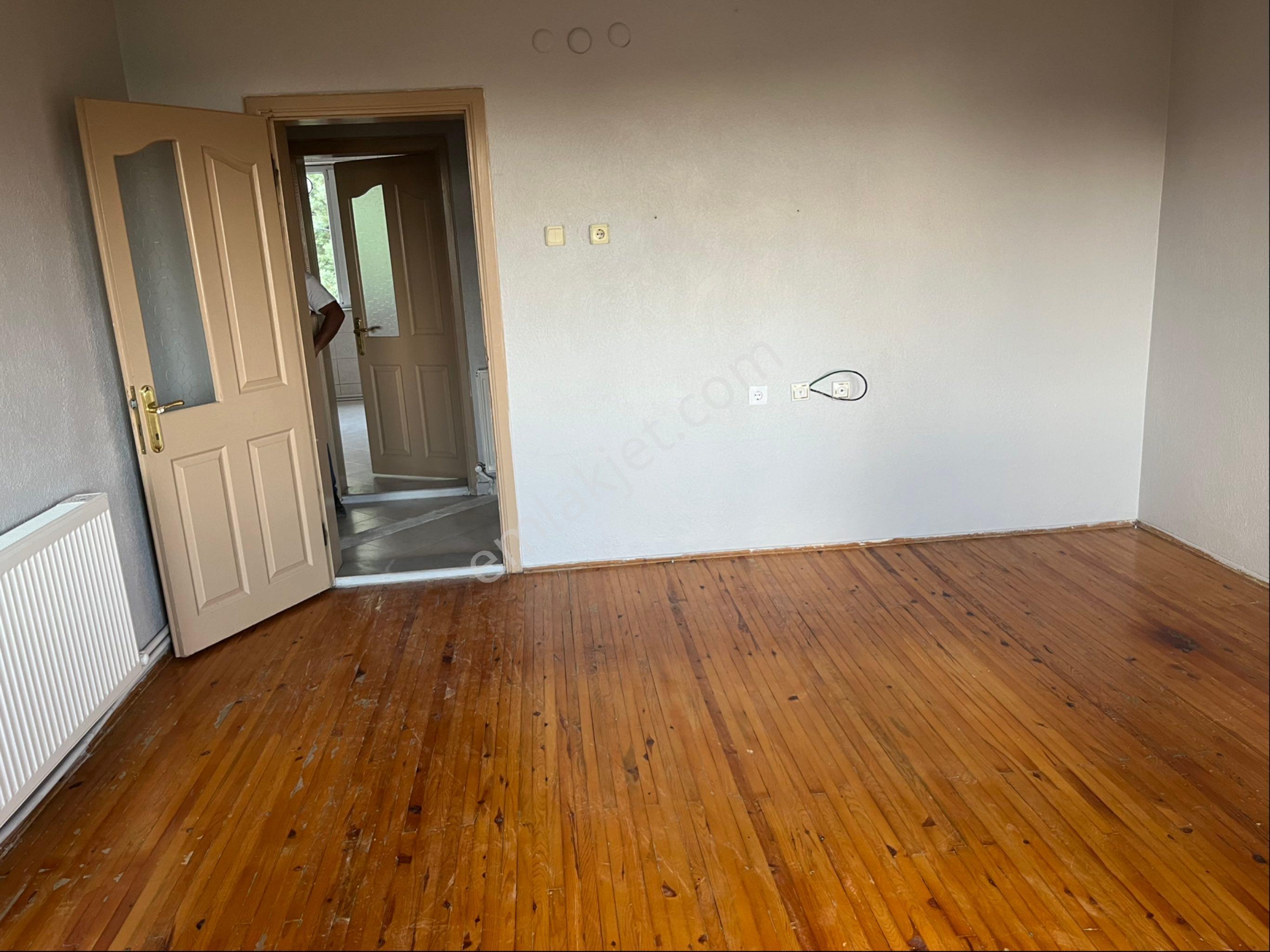 Uşak Merkez Atatürk Mahallesinde Kiralık 3+1 Daire - Görsel 15