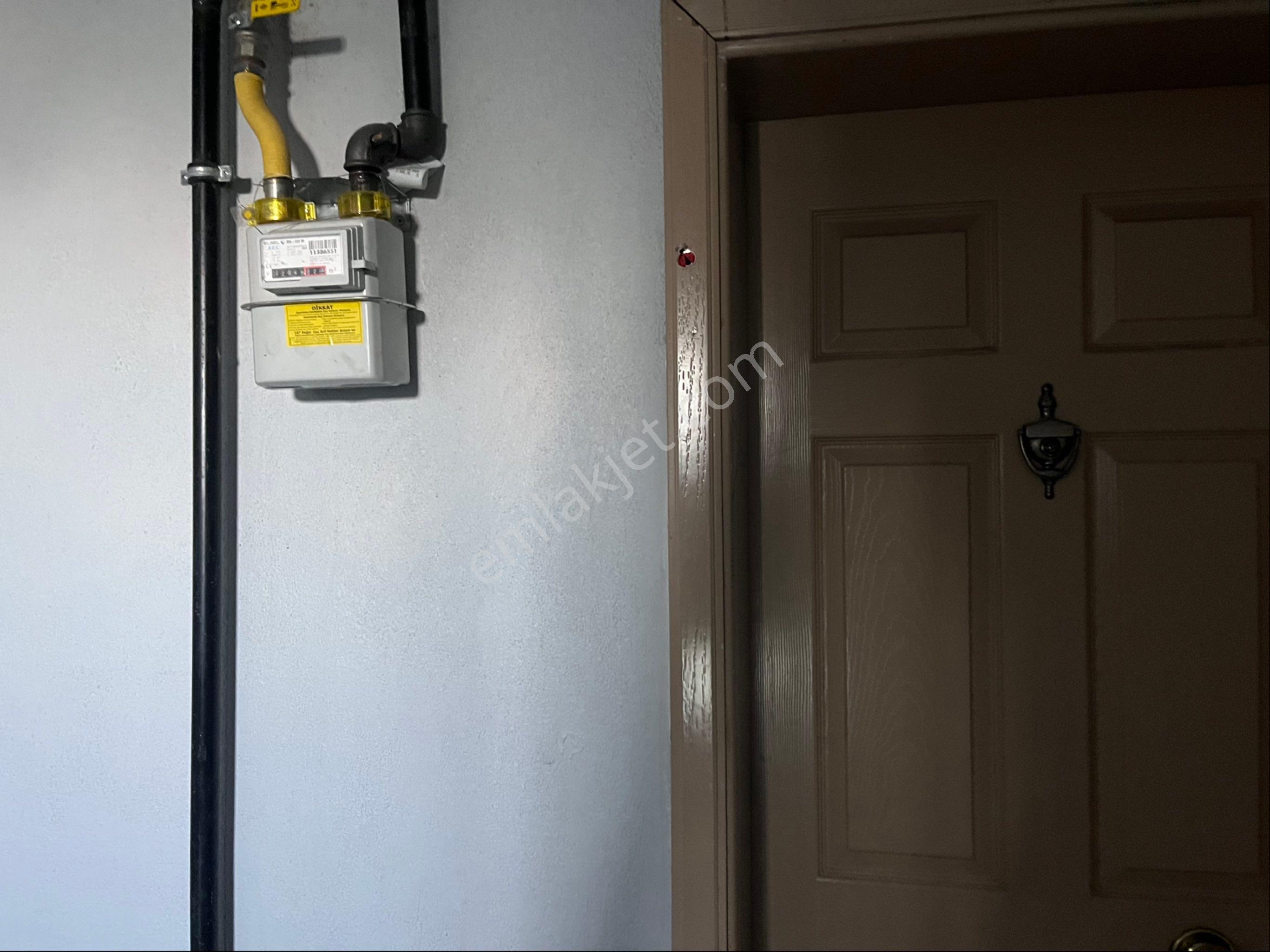 Uşak Merkez Atatürk Mahallesinde Kiralık 3+1 Daire - Görsel 2