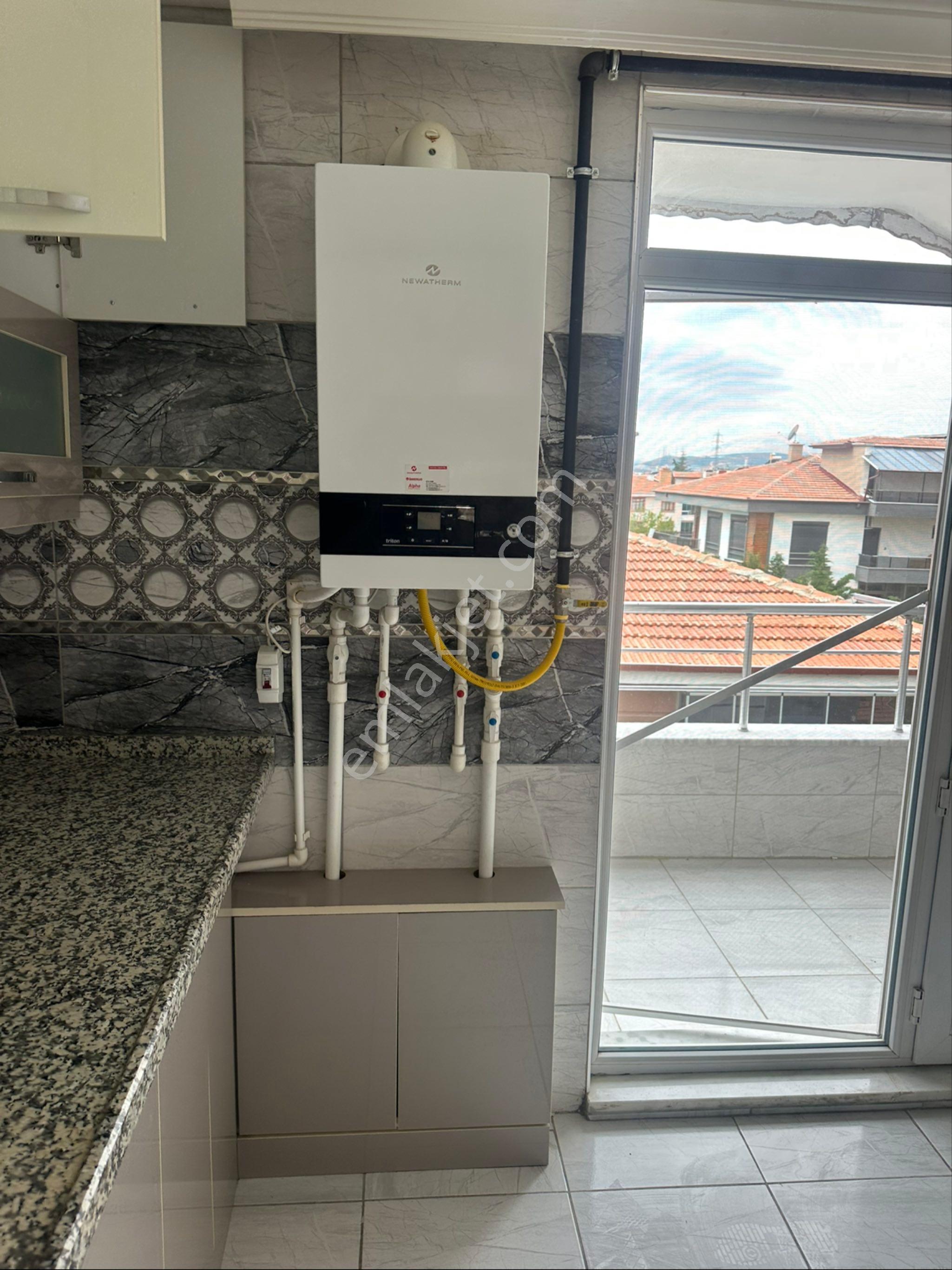 Salih Emlaktan Mehmet Akif Mah Kiralık 2+1 Çatı Dairesi Sıfır Ayarında - Görsel 11