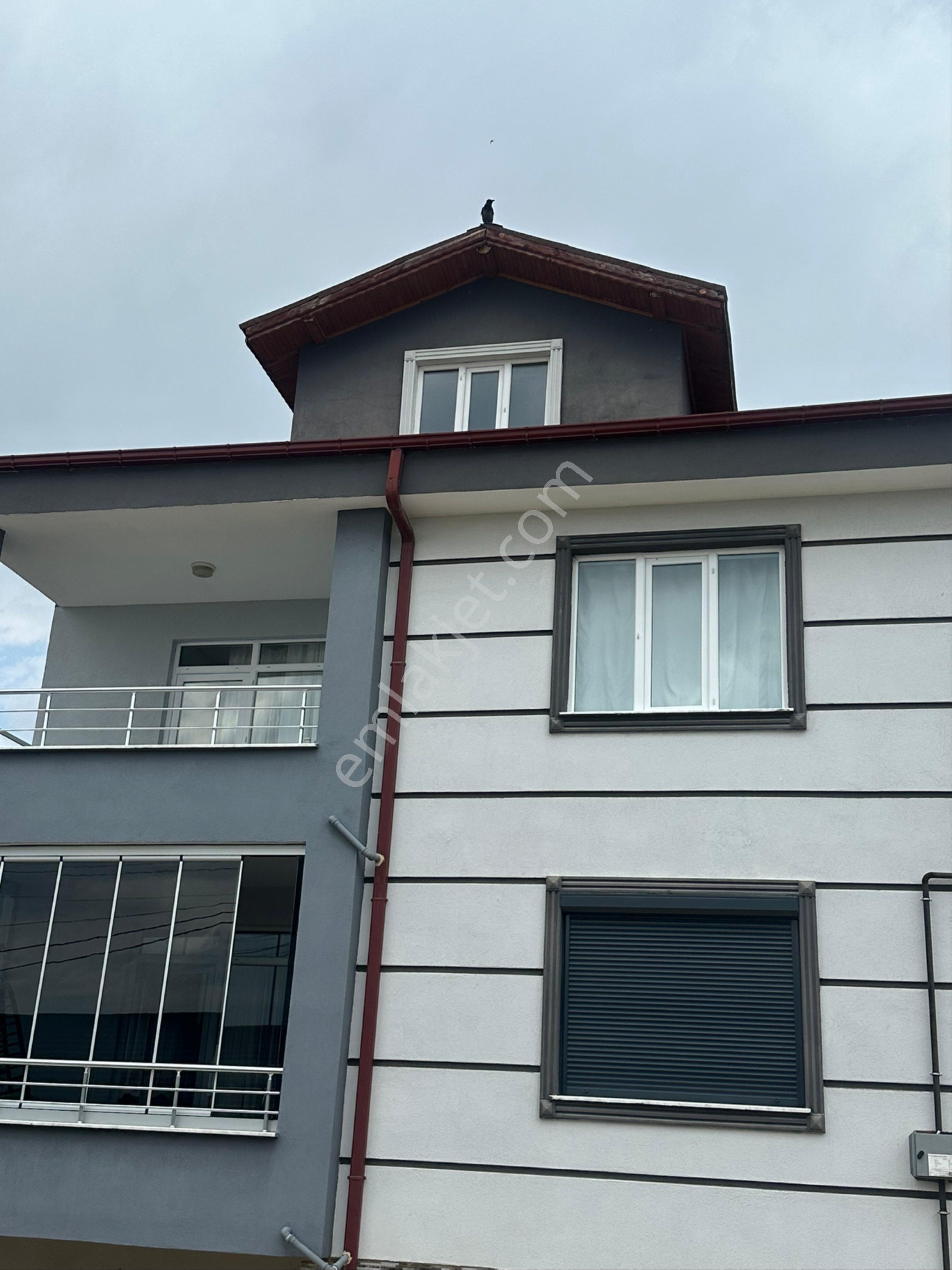 Salih Emlaktan Mehmet Akif Mah Kiralık 2+1 Çatı Dairesi Sıfır Ayarında - Görsel 23