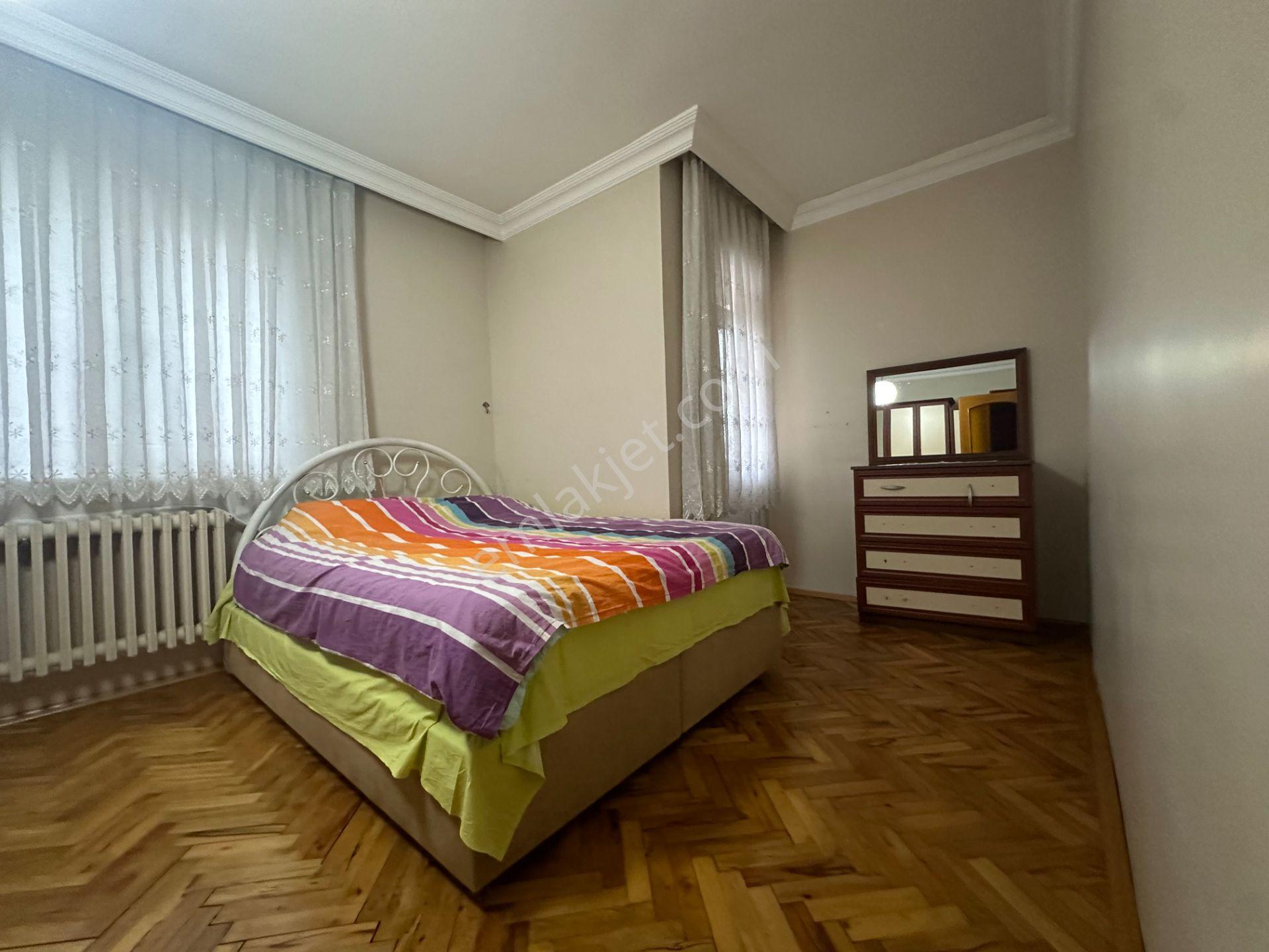 İstanbul House'dan Bahçelievler'de Eşyalı Asansörlü 3+1 Ara Kat - Görsel 18