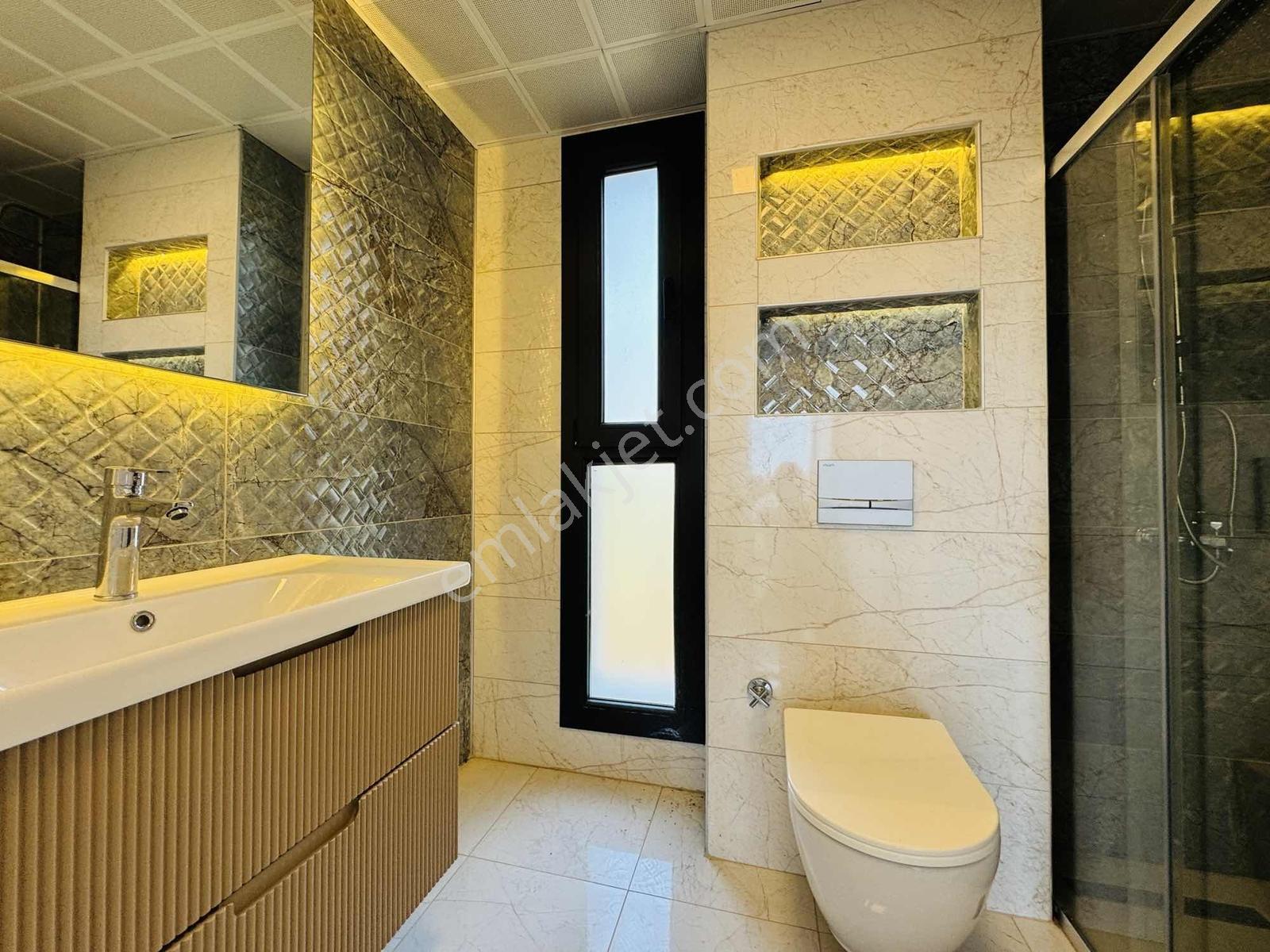 Kuşadası'nda Tam Müstakil Asansörlü Full Sıfır Eşyalı 4+1 Villa - Görsel 8