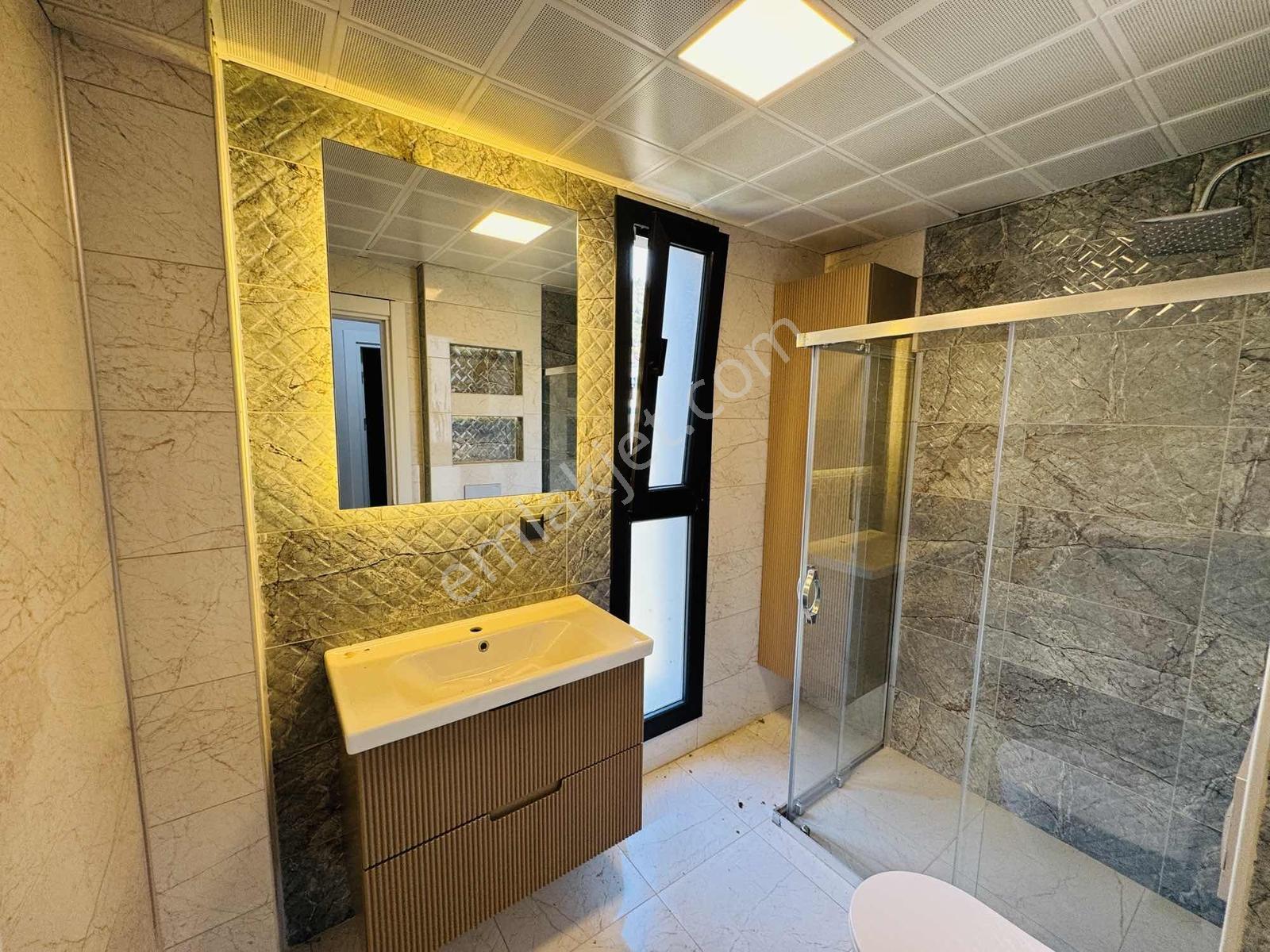 Kuşadası'nda Tam Müstakil Asansörlü Full Sıfır Eşyalı 4+1 Villa - Görsel 18