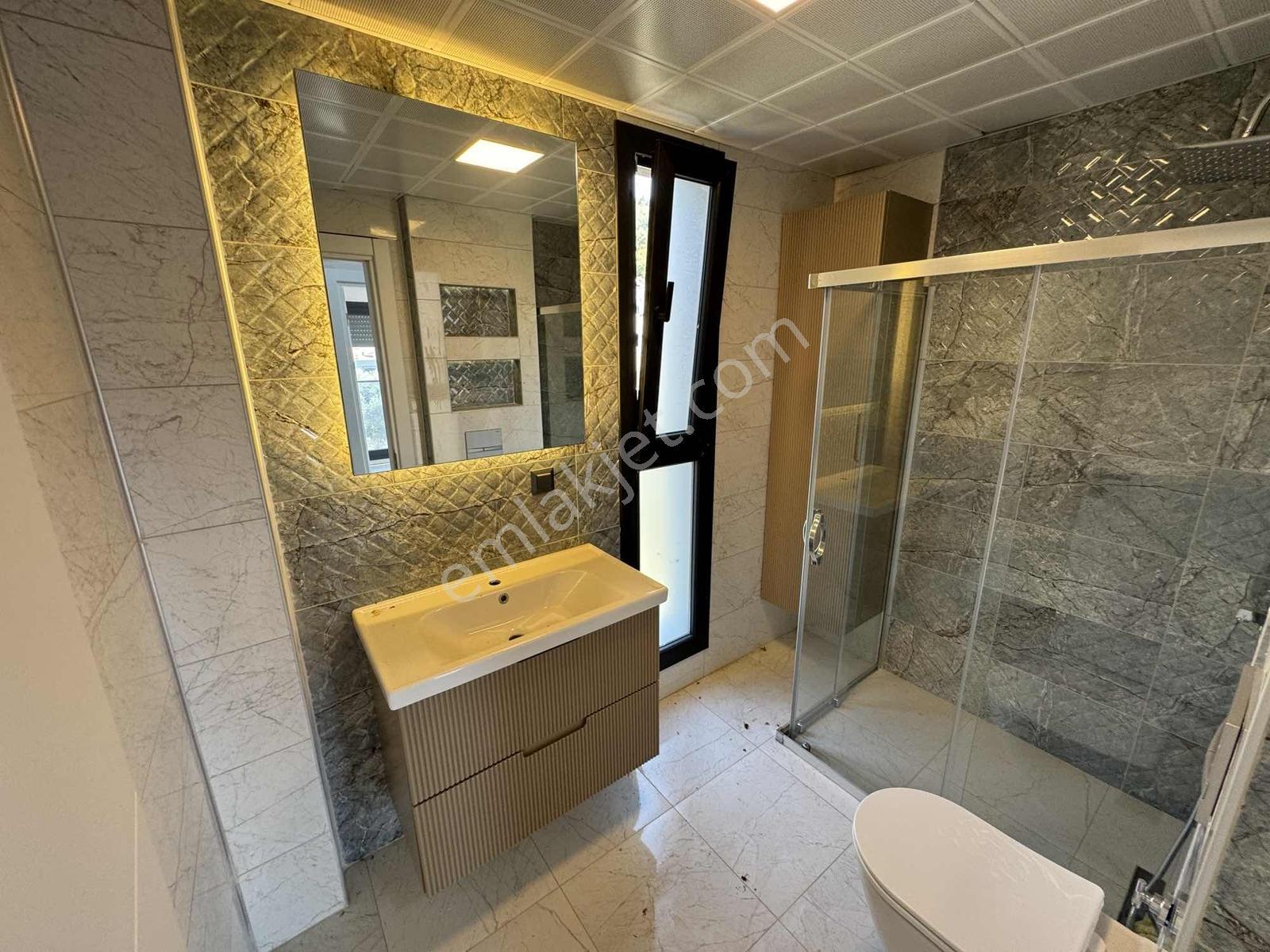Kuşadası'nda Tam Müstakil Asansörlü Full Sıfır Eşyalı 4+1 Villa - Görsel 33