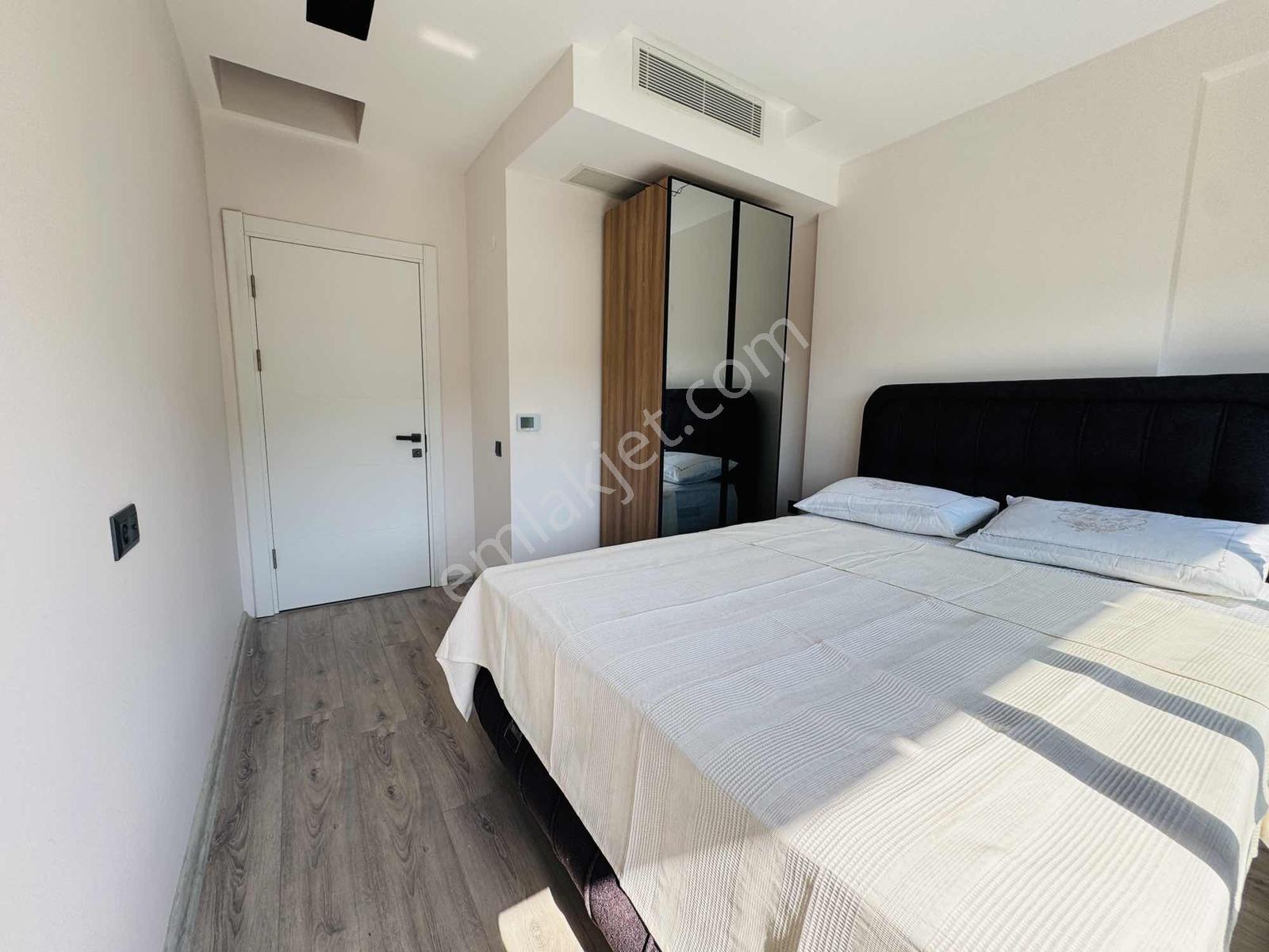 Kuşadası'nda Tam Müstakil Asansörlü Full Sıfır Eşyalı 4+1 Villa - Görsel 4