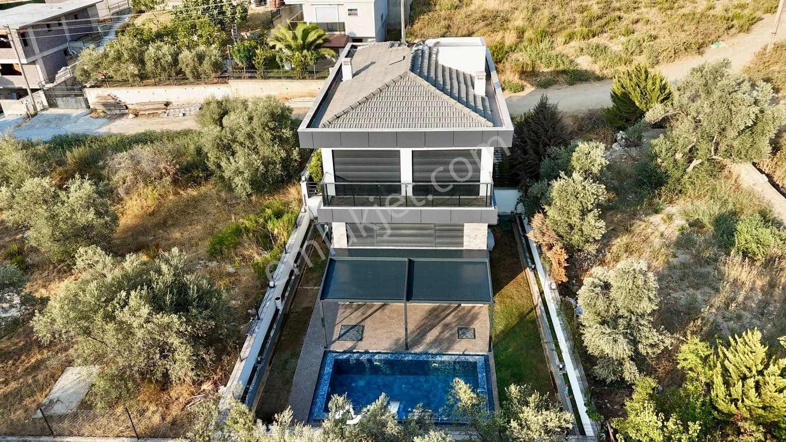 Kuşadası'nda Tam Müstakil Asansörlü Full Sıfır Eşyalı 4+1 Villa - Görsel 3