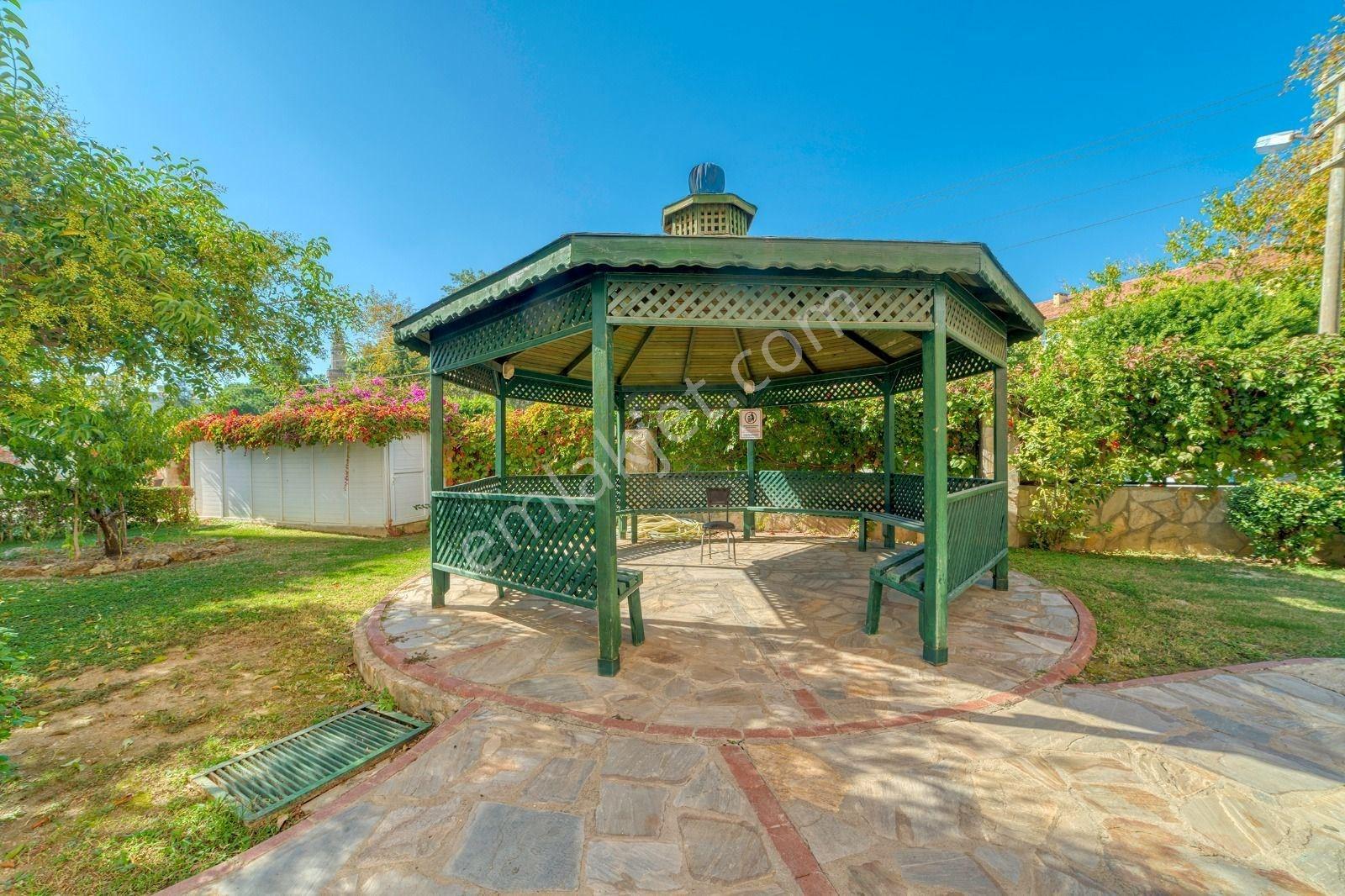 Alanya Güllerpinarında Site İçerisinde 2+1 Eşyalı Satılık Daire - Görsel 14