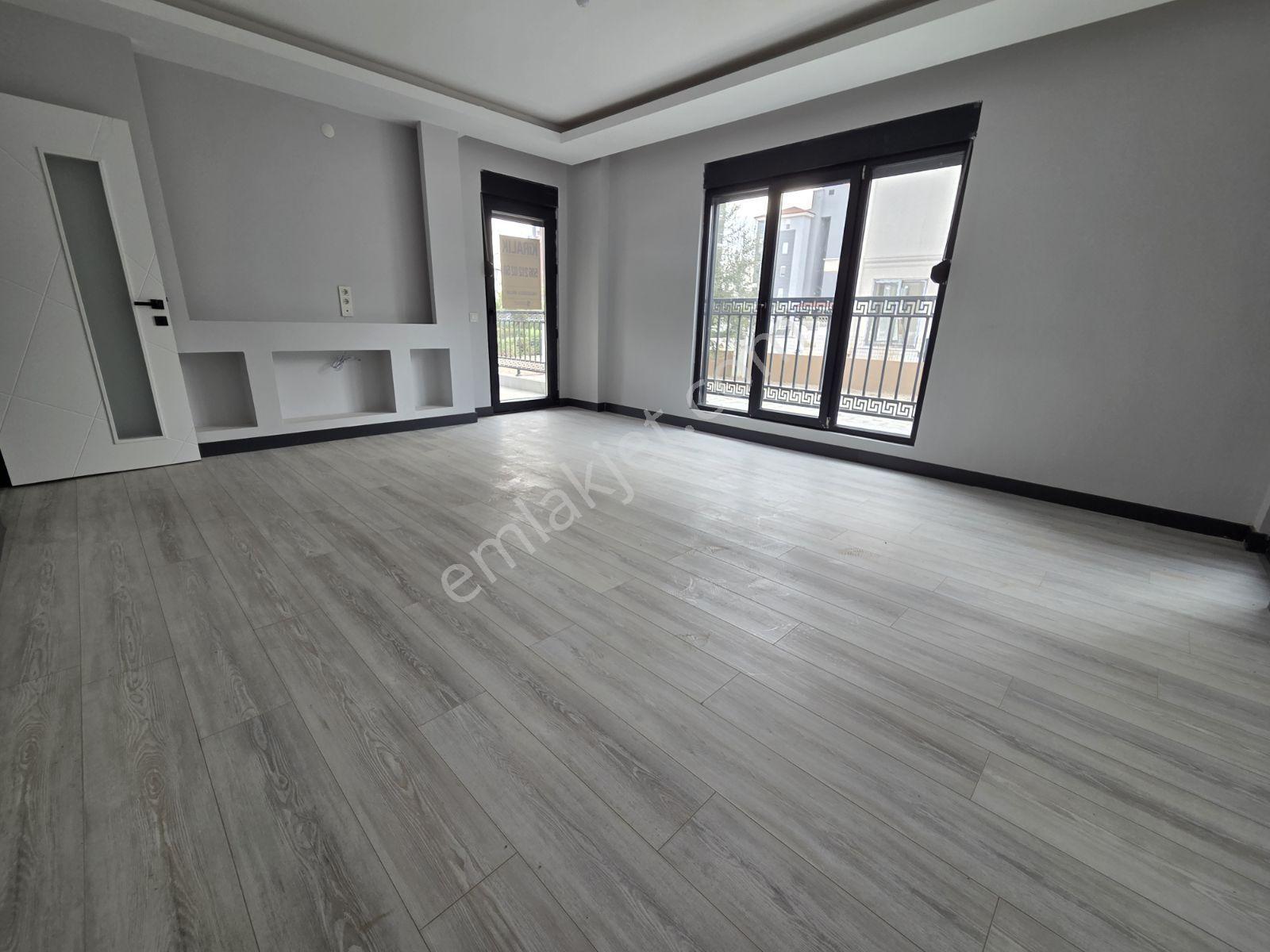 Termessos'un Karşısında Kiralık 100 M2 2+1 Giriş Daire - Görsel 12