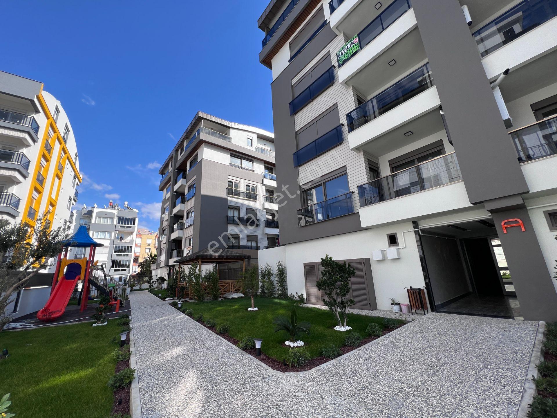 Meydan Kavşağında K.otoparklı Site İçi Lüks 2+1 Daire - Görsel 25