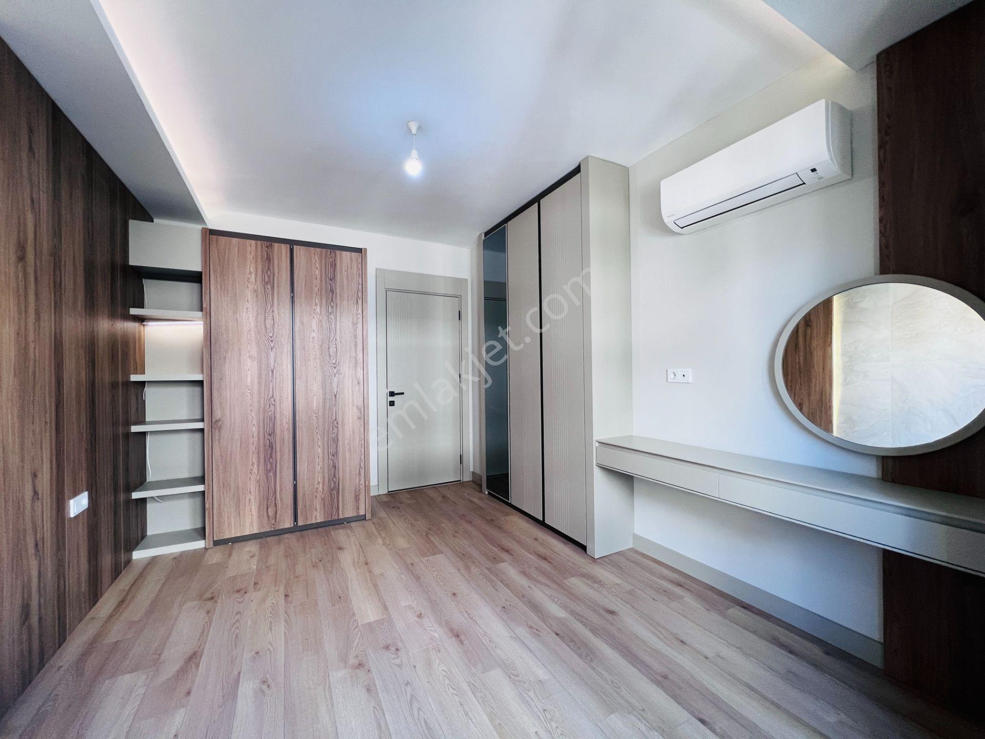 Meydan Kavşağında K.otoparklı Site İçi Lüks 2+1 Daire - Görsel 16