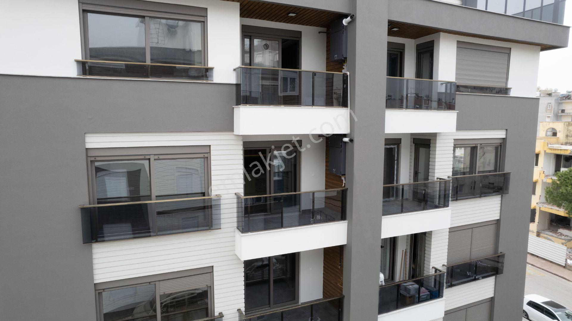 Meydan Kavşağında K.otoparklı Site İçi Lüks 2+1 Daire - Görsel 30
