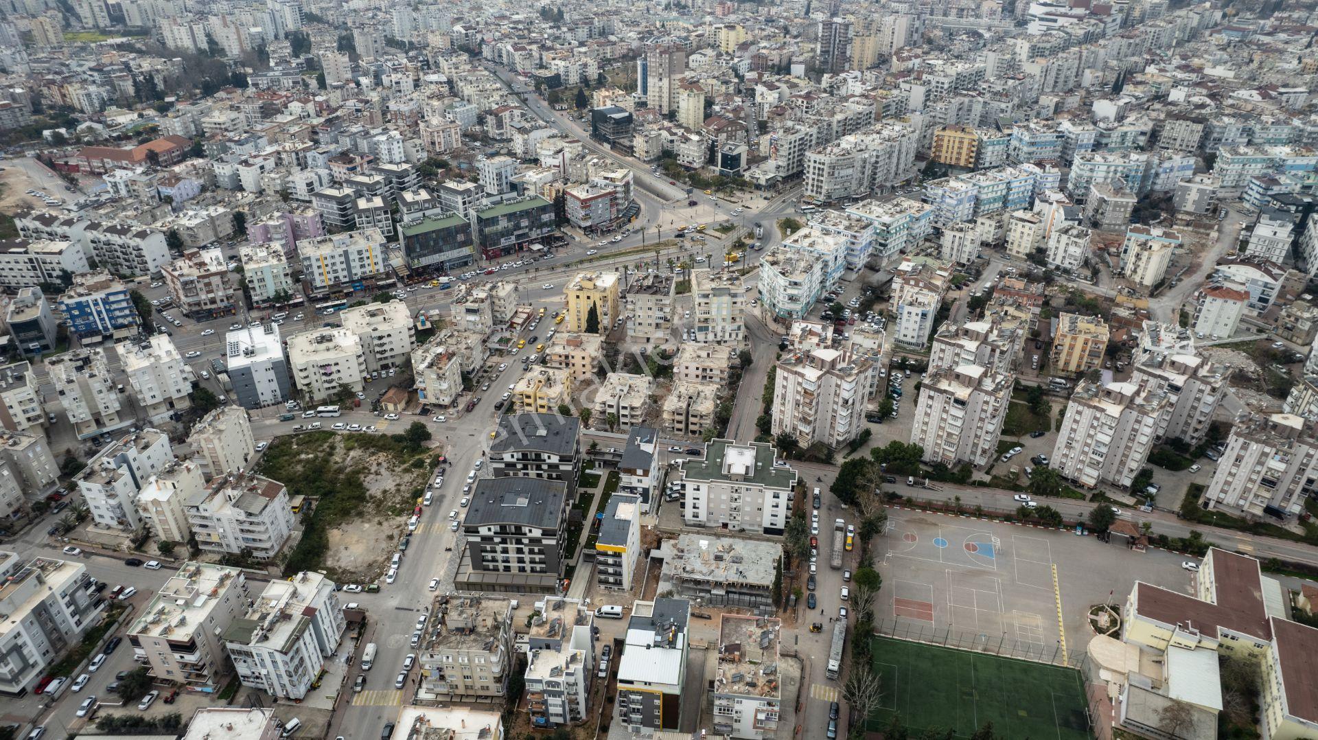 Meydan Kavşağında K.otoparklı Site İçi Lüks 2+1 Daire - Görsel 27