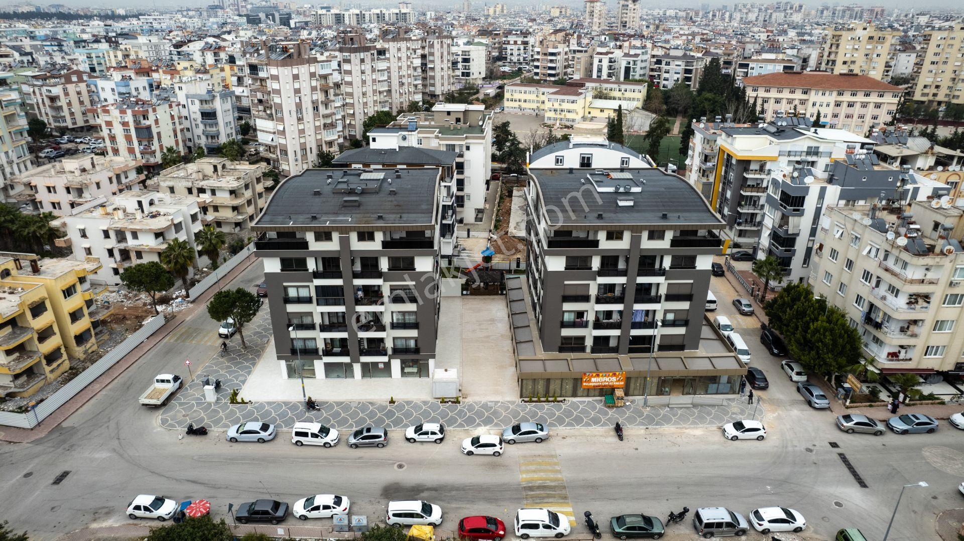 Meydan Kavşağında K.otoparklı Site İçi Lüks 2+1 Daire