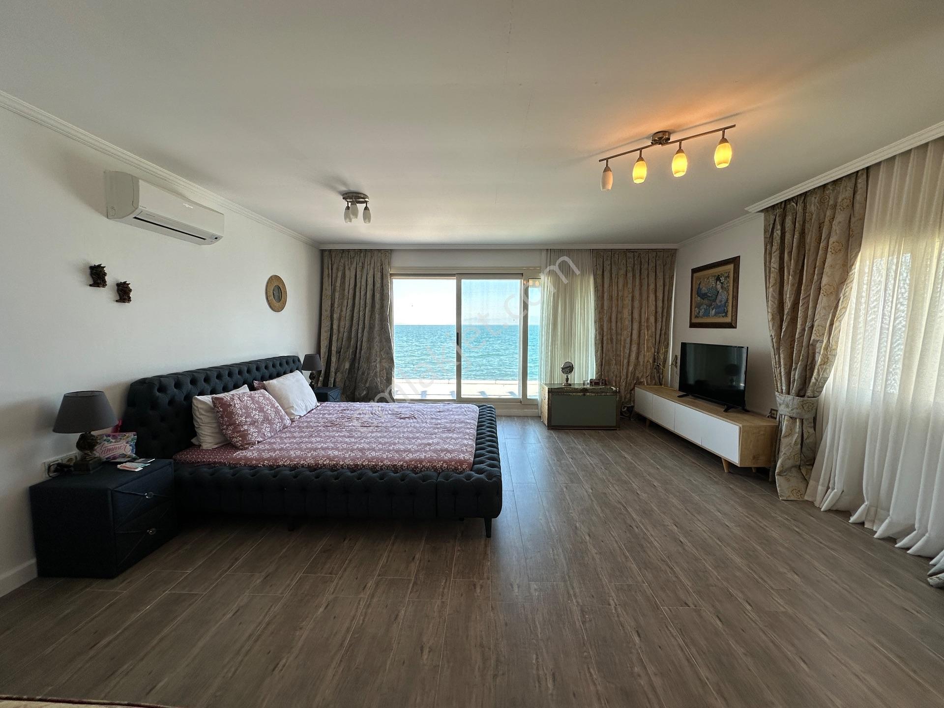 Narlıdere Limanreis Mahallesinde Denize Sıfır Satılık Villa - Görsel 24