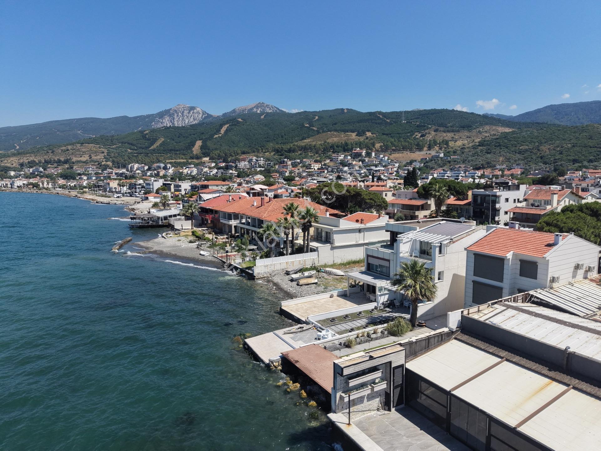 Narlıdere Limanreis Mahallesinde Denize Sıfır Satılık Villa - Görsel 4
