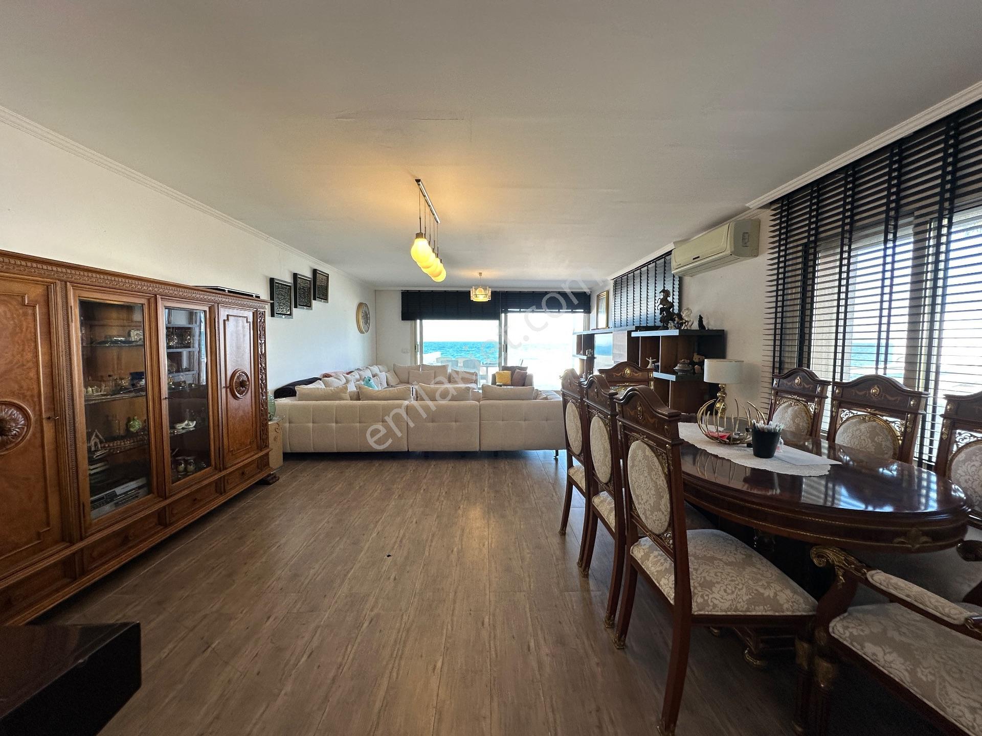 Narlıdere Limanreis Mahallesinde Denize Sıfır Satılık Villa - Görsel 17