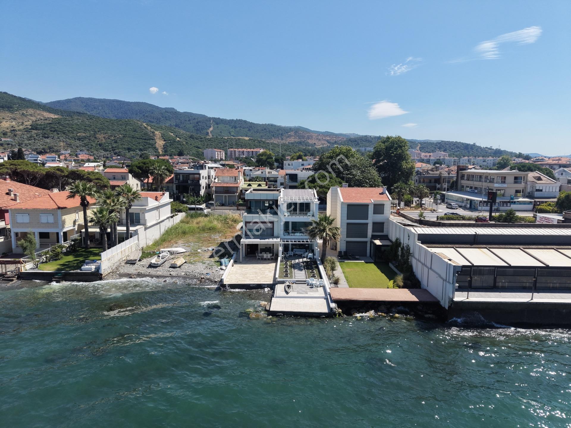Narlıdere Limanreis Mahallesinde Denize Sıfır Satılık Villa - Görsel 10