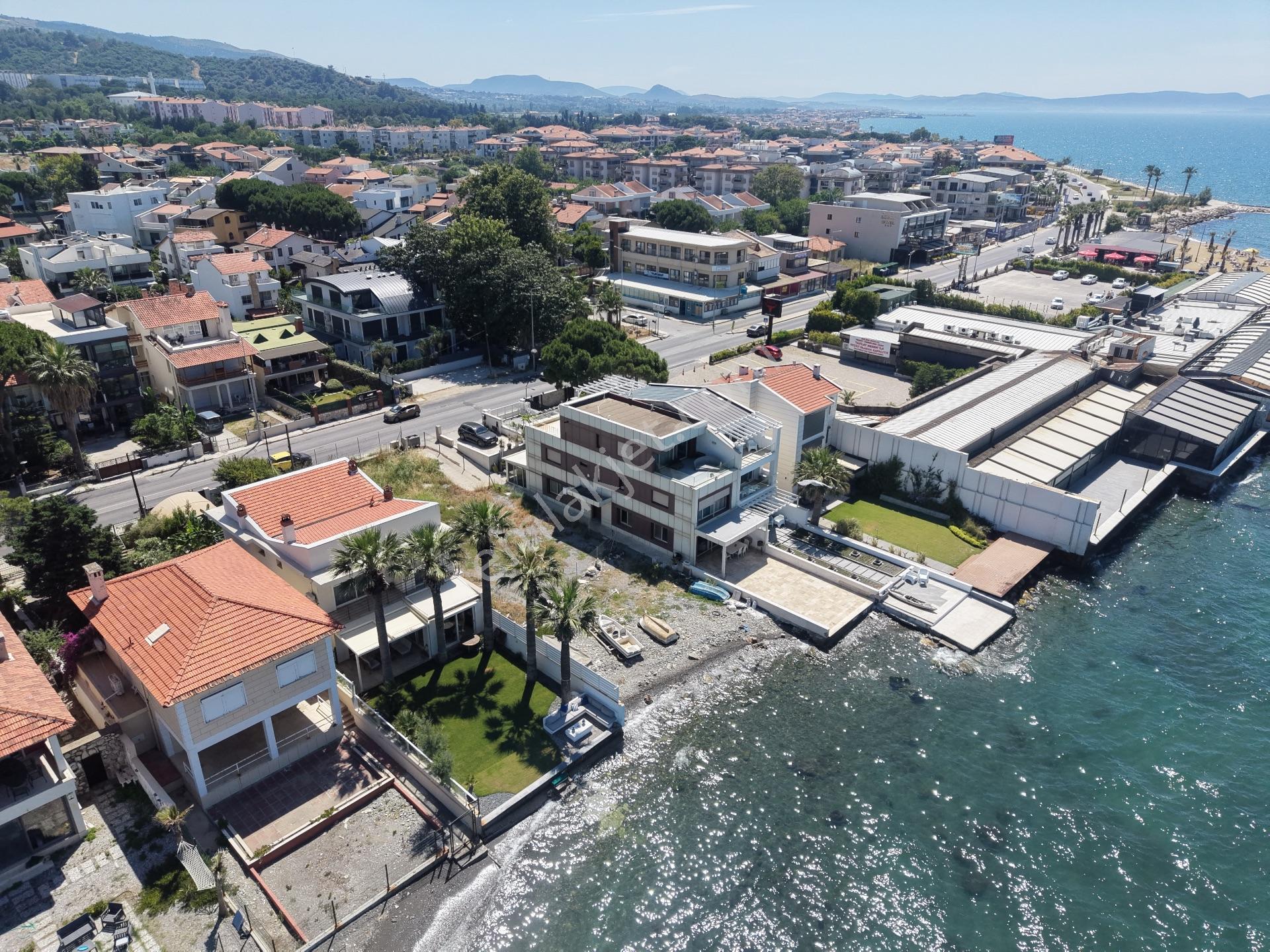 Narlıdere Limanreis Mahallesinde Denize Sıfır Satılık Villa - Görsel 11