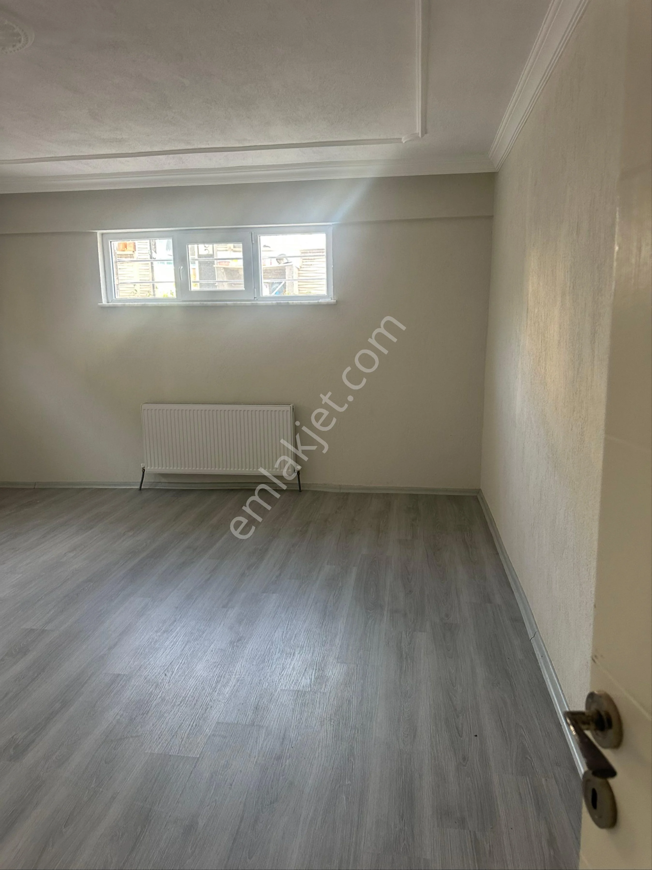Salih Emlaktan Mehmet Akif Mahallesinde Kiralık 3+1 Geniş Daire - Görsel 4