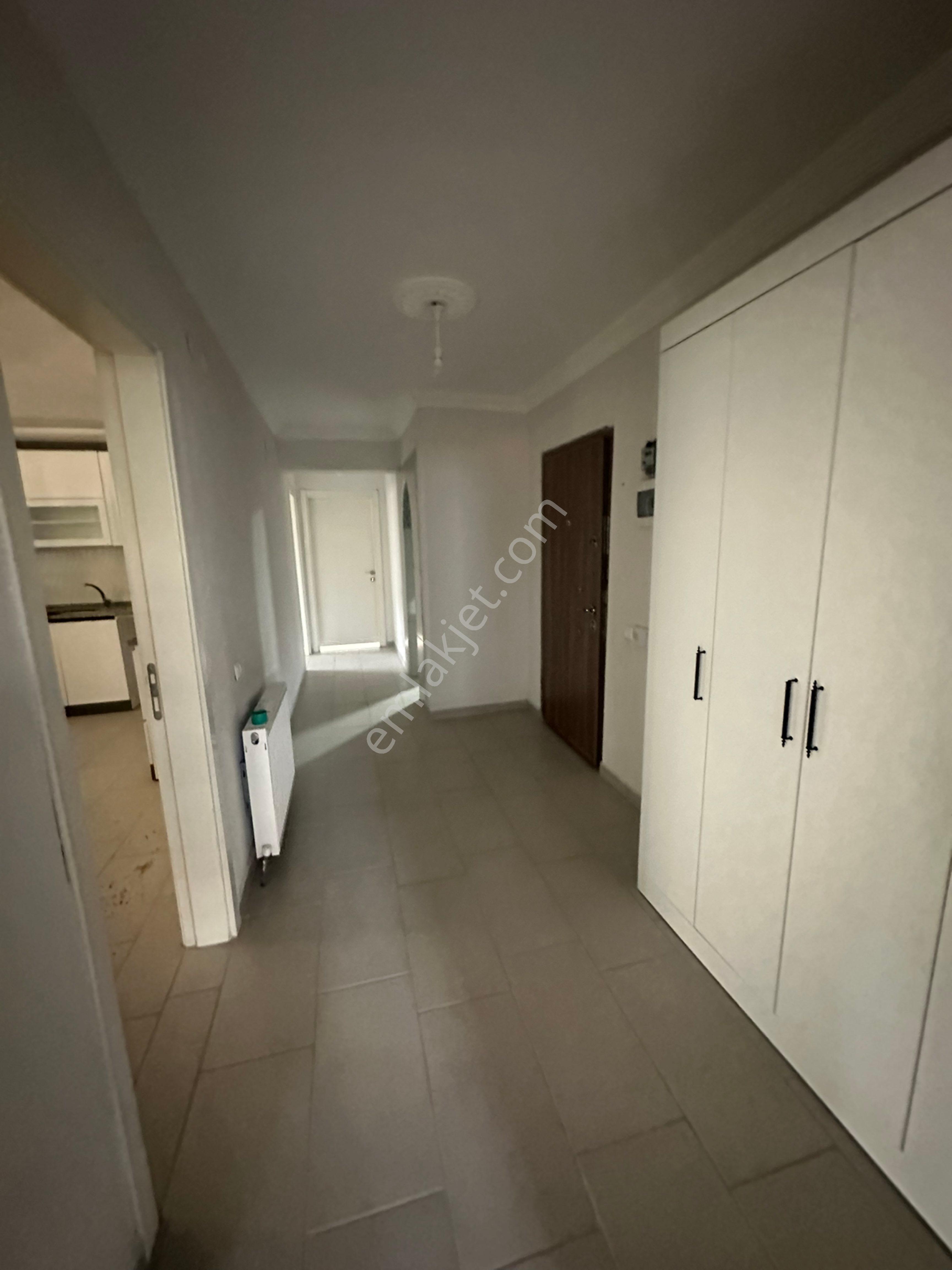 Salih Emlaktan Mehmet Akif Mahallesinde Kiralık 3+1 Geniş Daire - Görsel 12