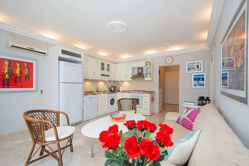 Alanya Merkezde 1+1 Satılık Eşyalı Daire Kaçmaz Fırsat!