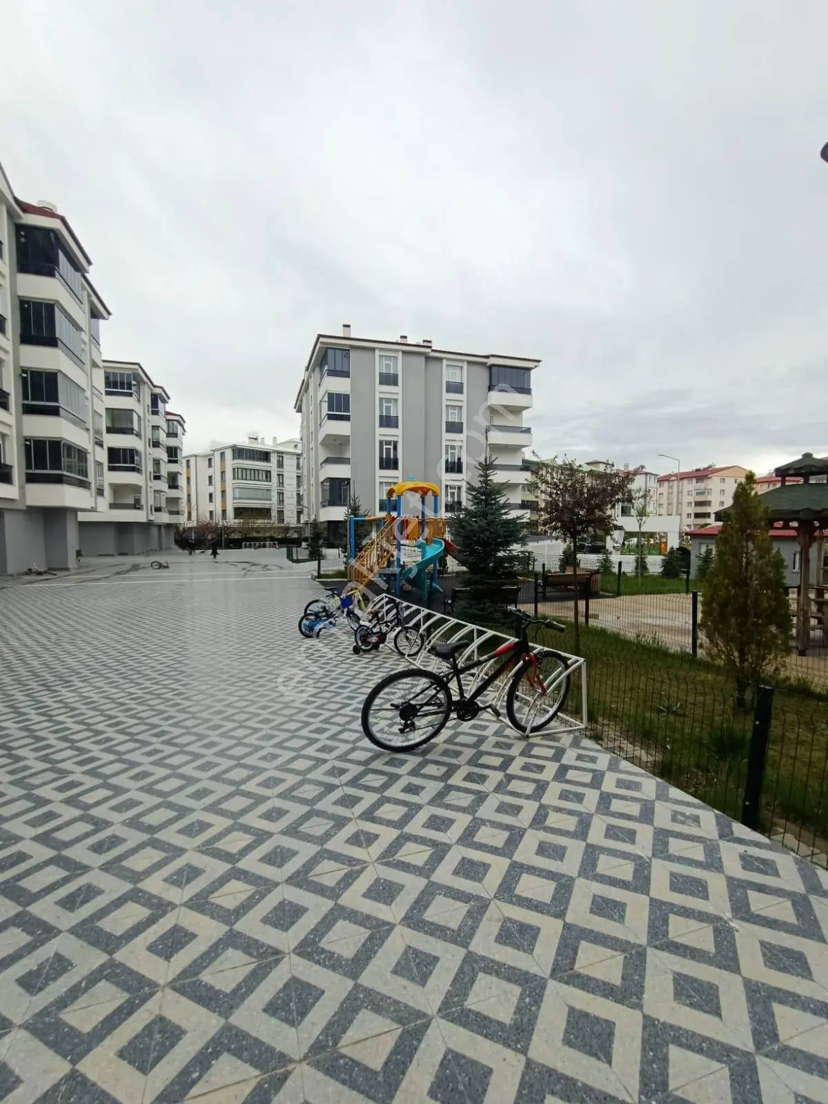 Atılım Gold Emlak'tan Dadaşkent'te Özel Kilerli, Kapalı Otoparklı 3+1 Lüx Ara Kat - Görsel 3