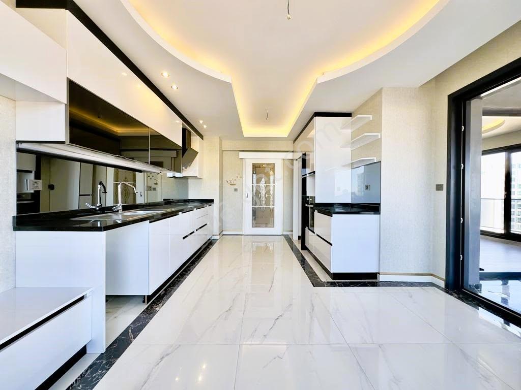 Göktaş'tan█ Elit Site'de 210 M2 Dev Balkonlu 4+1 Ultra Lüx Daire