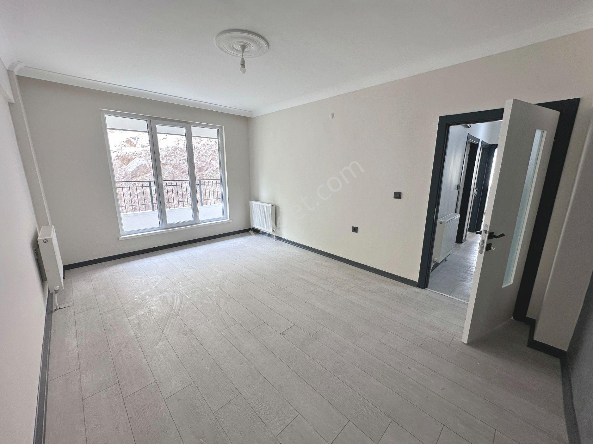 Bahçelerüstü Mahallesinde Ara Katta Sıfır 2+1 Kiralık Daire - Görsel 2