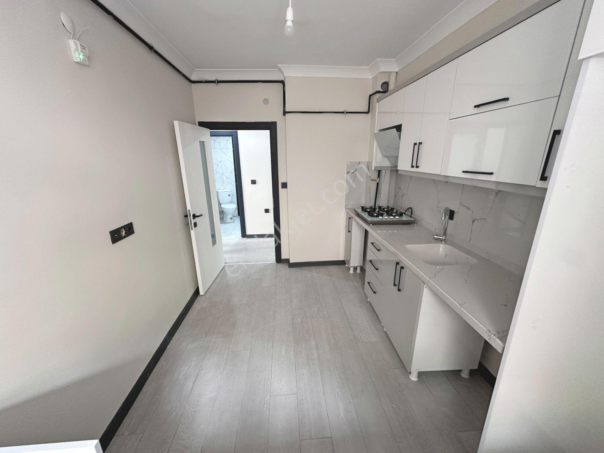 Bahçelerüstü Mahallesinde Ara Katta Sıfır 2+1 Kiralık Daire - Görsel 6